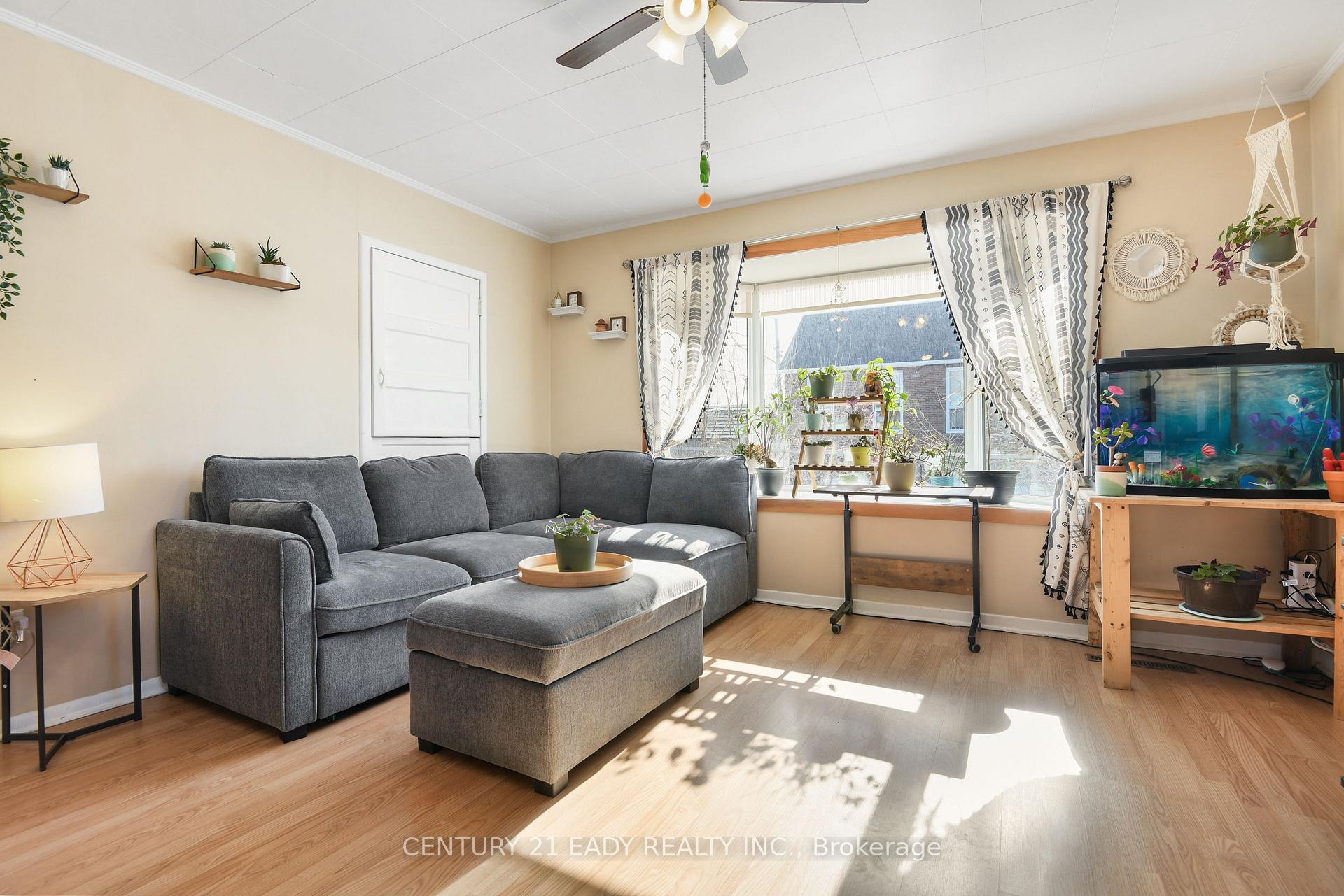Photo 7 of 127 Cameron Avenue, Renfrew — HOMEH
