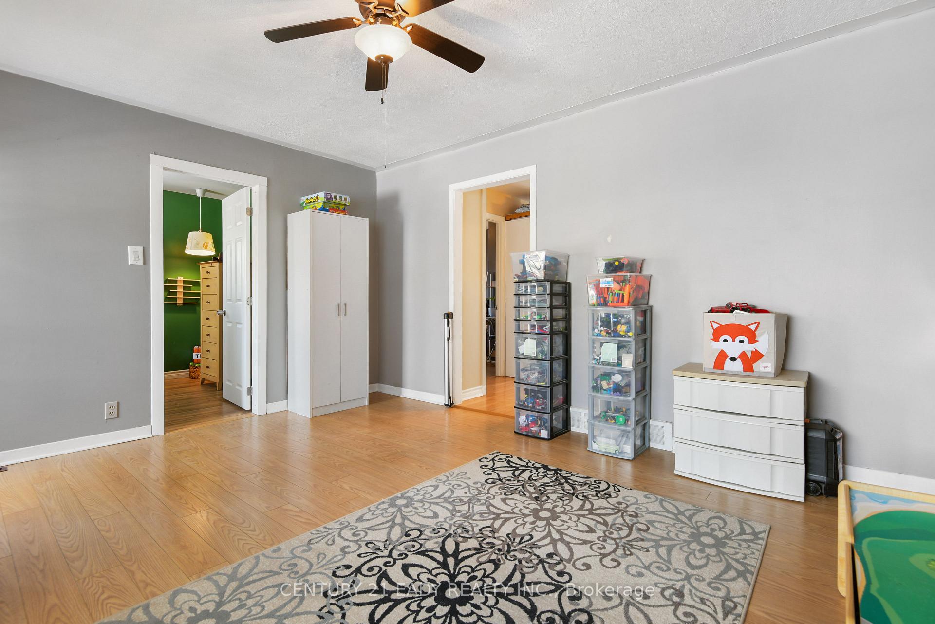 Photo 14 of 127 Cameron Avenue, Renfrew — HOMEH