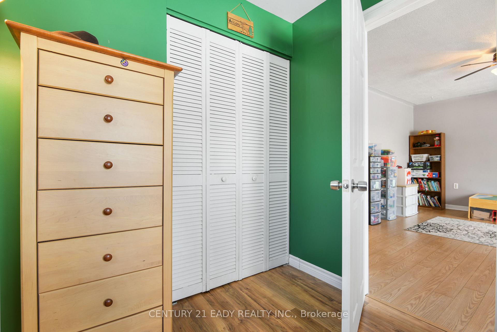 Photo 19 of 127 Cameron Avenue, Renfrew — HOMEH