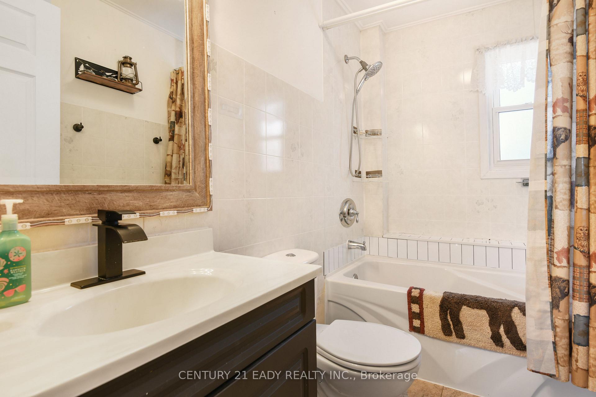 Photo 21 of 127 Cameron Avenue, Renfrew — HOMEH