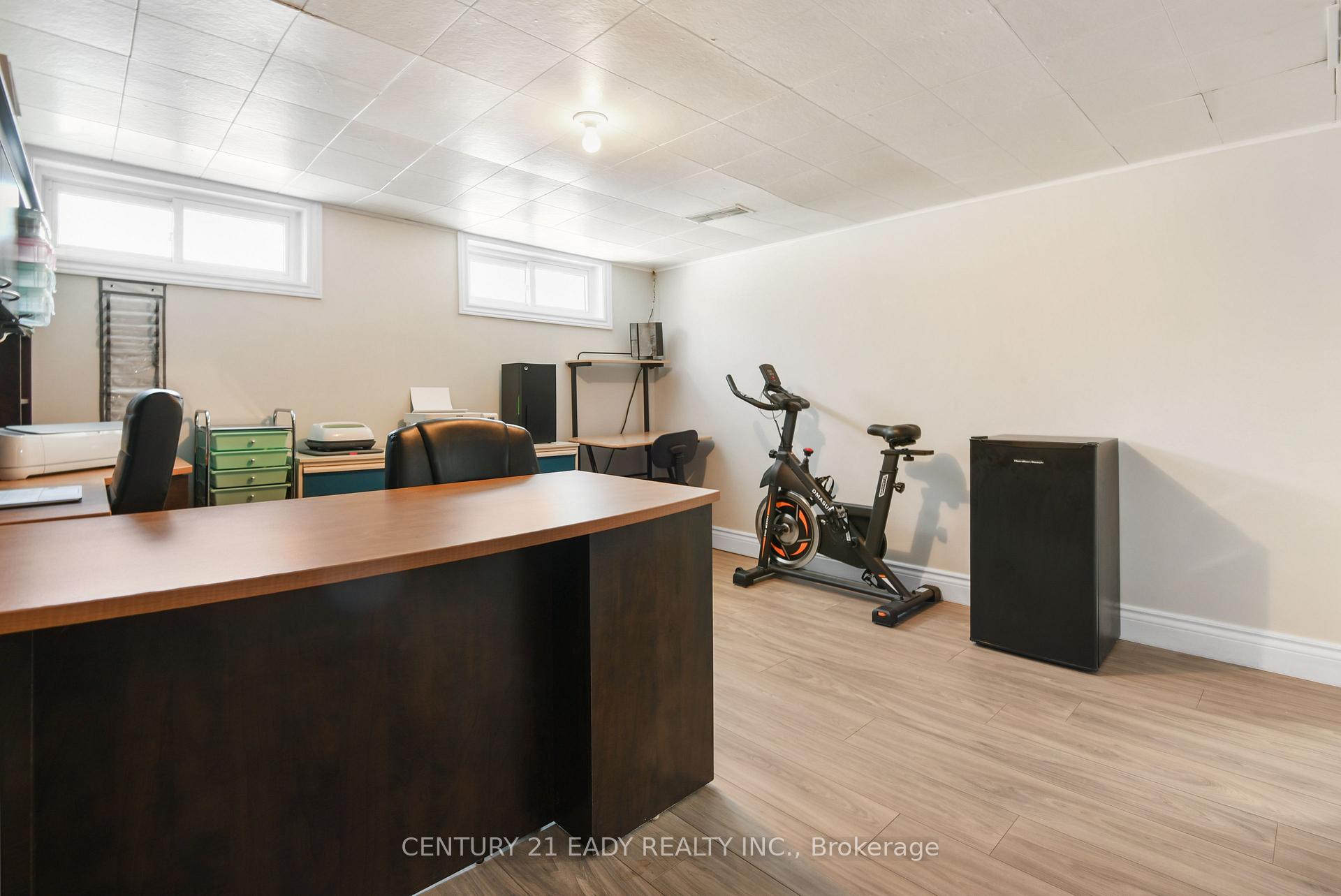 Photo 23 of 127 Cameron Avenue, Renfrew — HOMEH