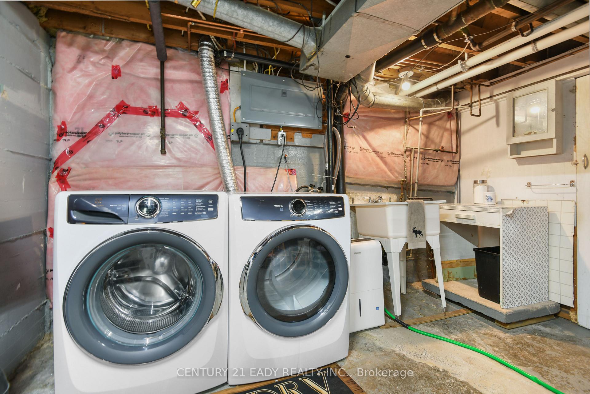 Photo 24 of 127 Cameron Avenue, Renfrew — HOMEH