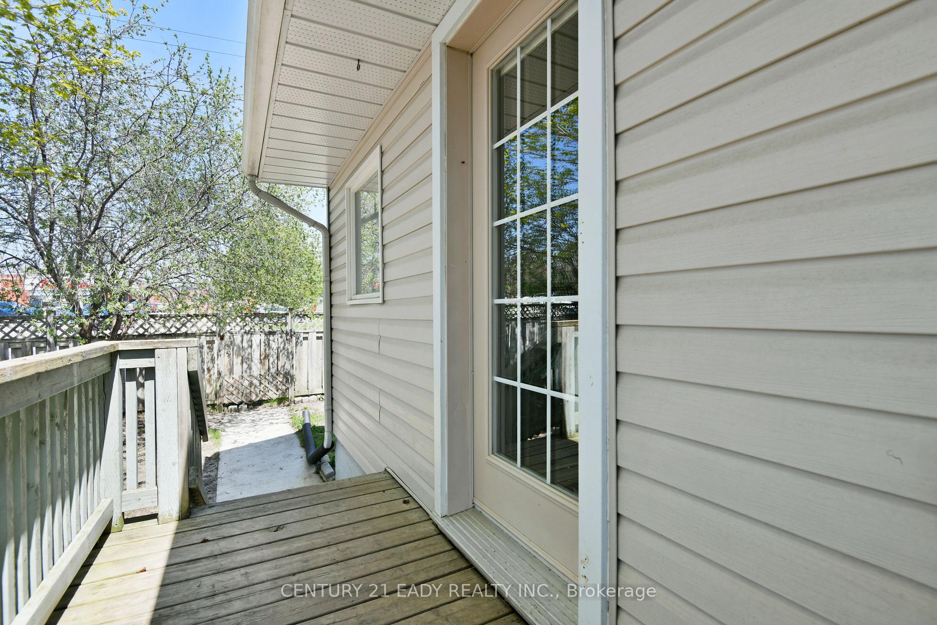 Photo 25 of 127 Cameron Avenue, Renfrew — HOMEH