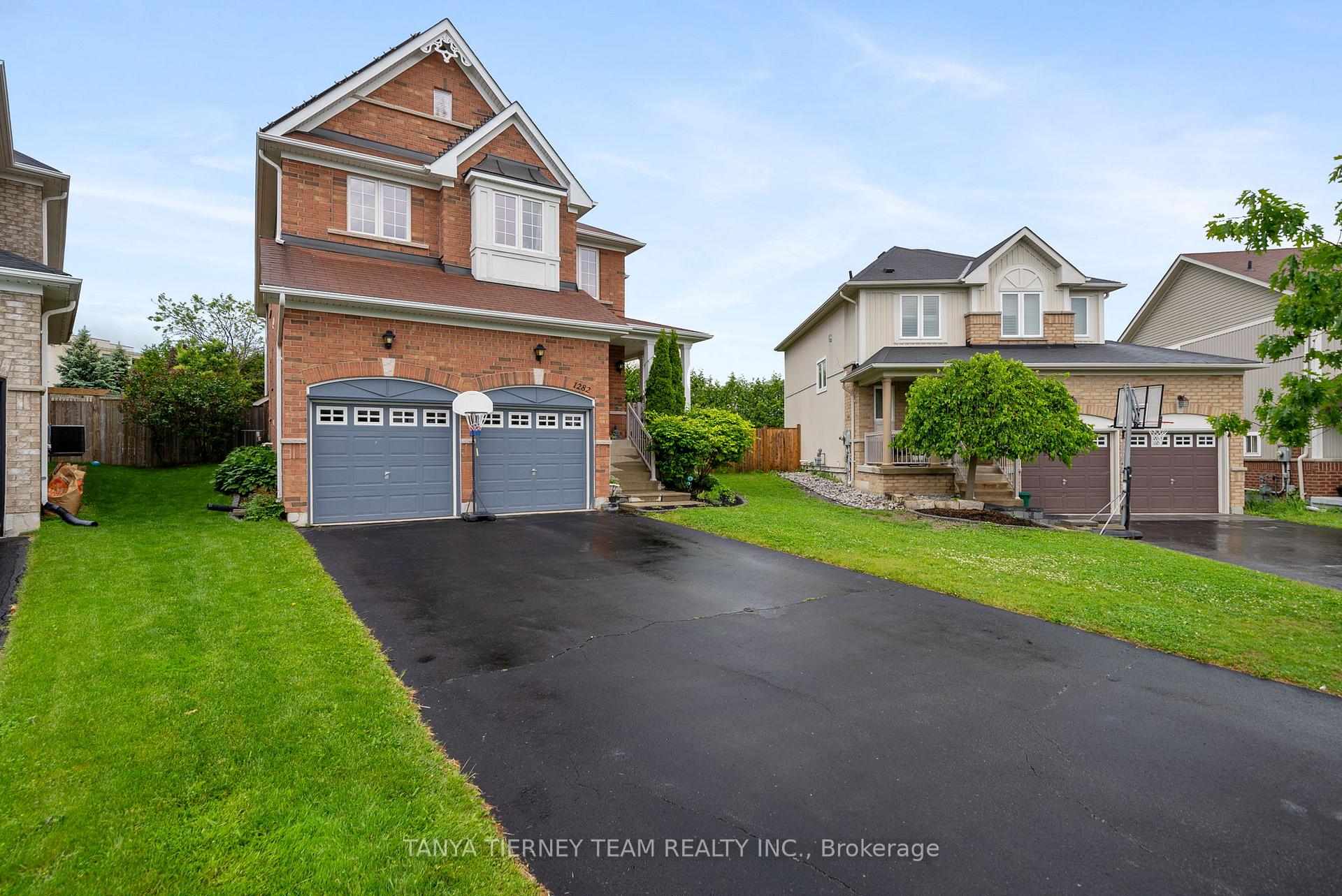 Photo 3 of 1282 Meath Drive, Oshawa, Pinecrest — HOMEH