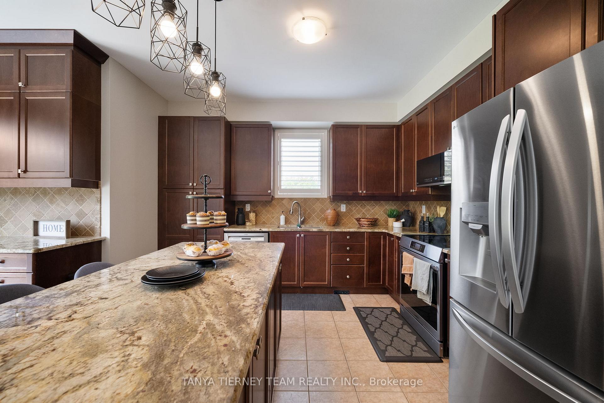 Photo 16 of 1282 Meath Drive, Oshawa, Pinecrest — HOMEH