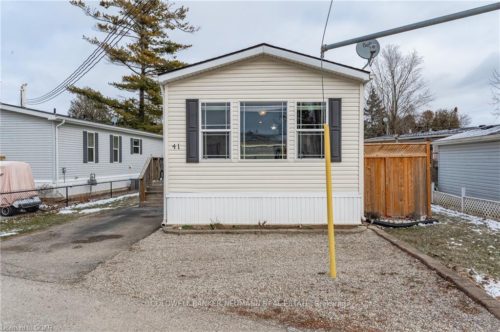 Photo 3 of 41 Cedarbush Crescent Point E, Puslinch, Rural Puslinch East — HOMEH