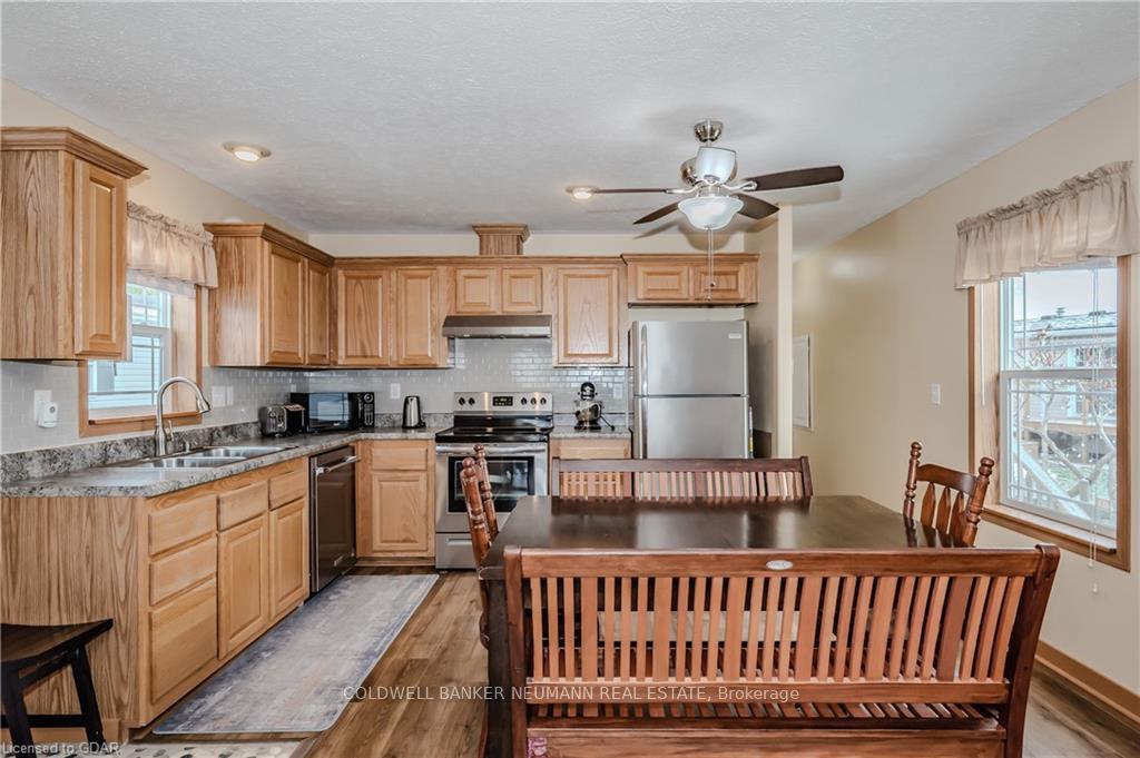 Photo 7 of 41 Cedarbush Crescent Point E, Puslinch, Rural Puslinch East — HOMEH