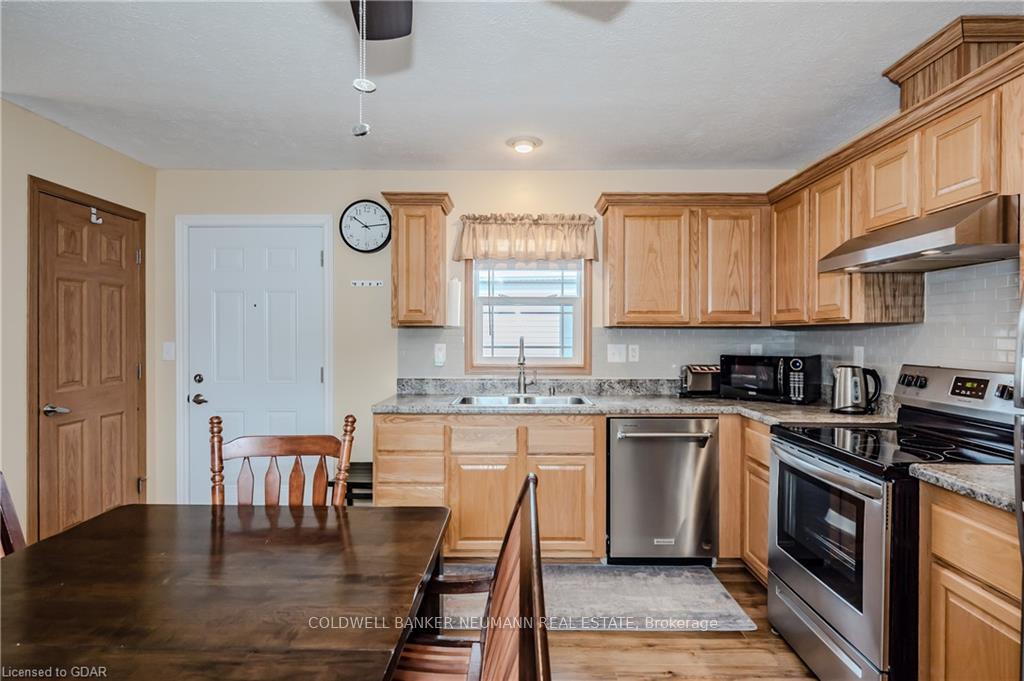 Photo 9 of 41 Cedarbush Crescent Point E, Puslinch, Rural Puslinch East — HOMEH