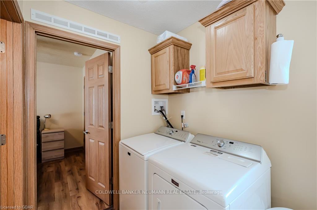 Photo 10 of 41 Cedarbush Crescent Point E, Puslinch, Rural Puslinch East — HOMEH