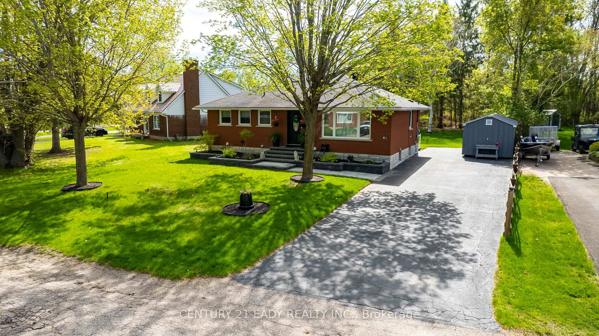 Photo 7 of 201 Wade Avenue, Renfrew — HOMEH