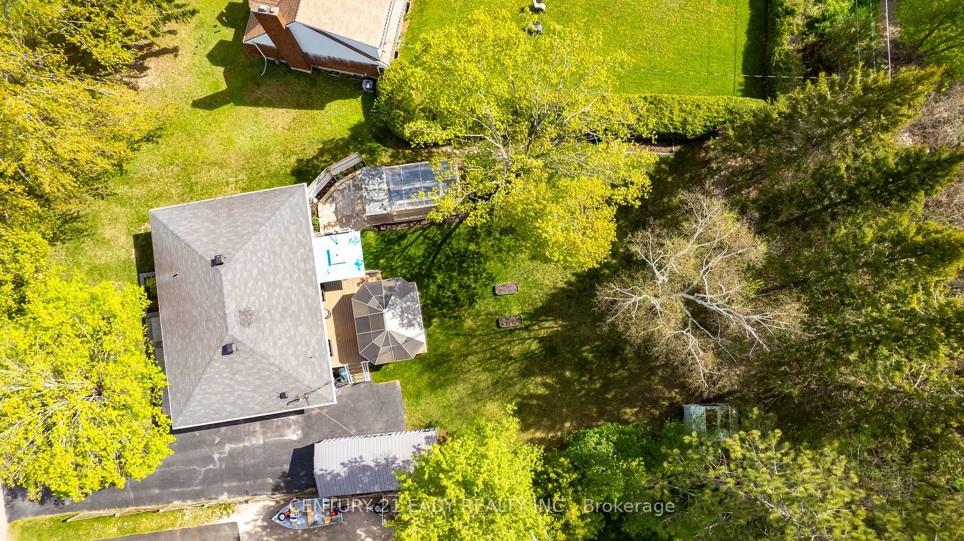 Photo 10 of 201 Wade Avenue, Renfrew — HOMEH