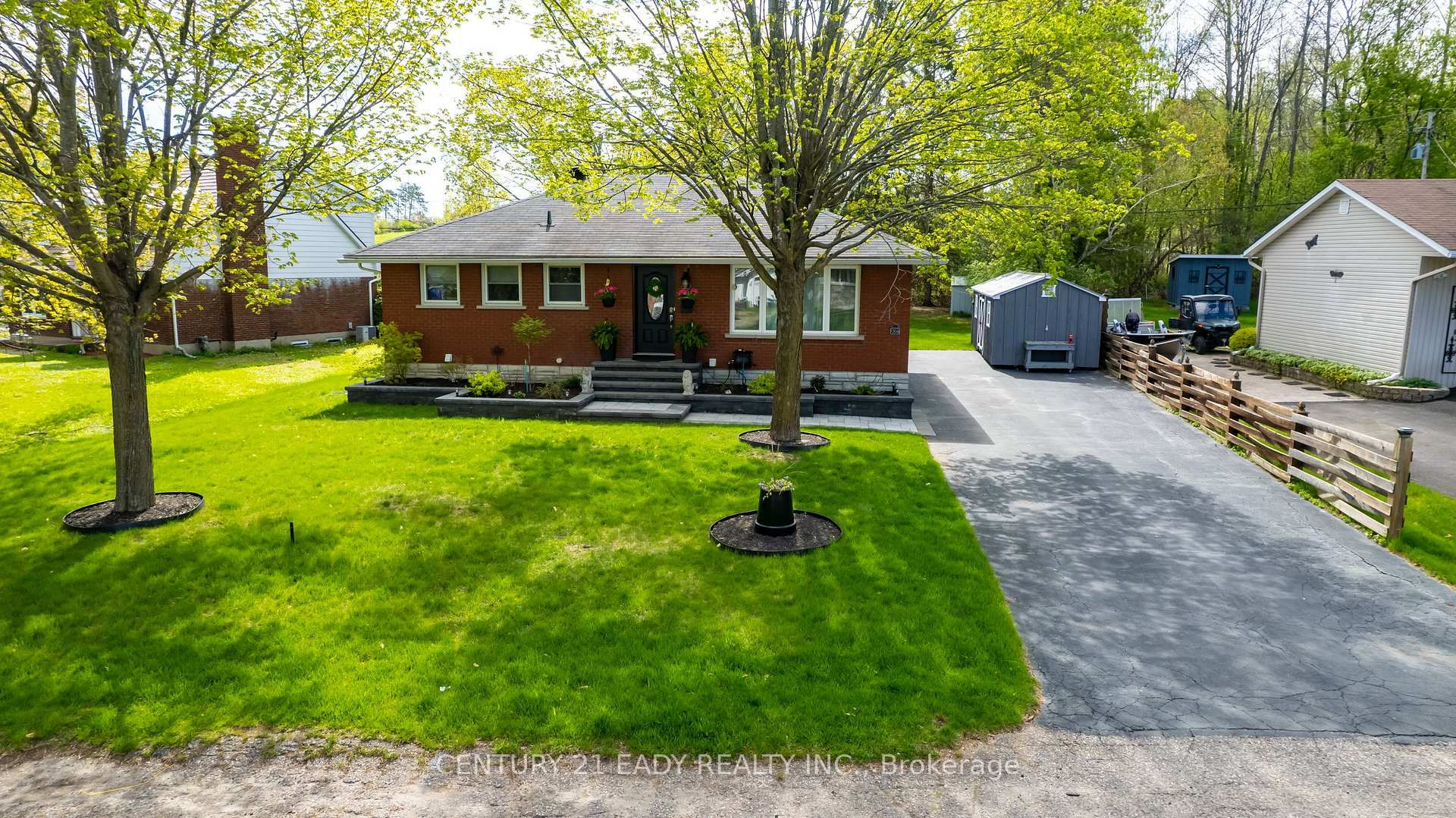 Photo 13 of 201 Wade Avenue, Renfrew — HOMEH