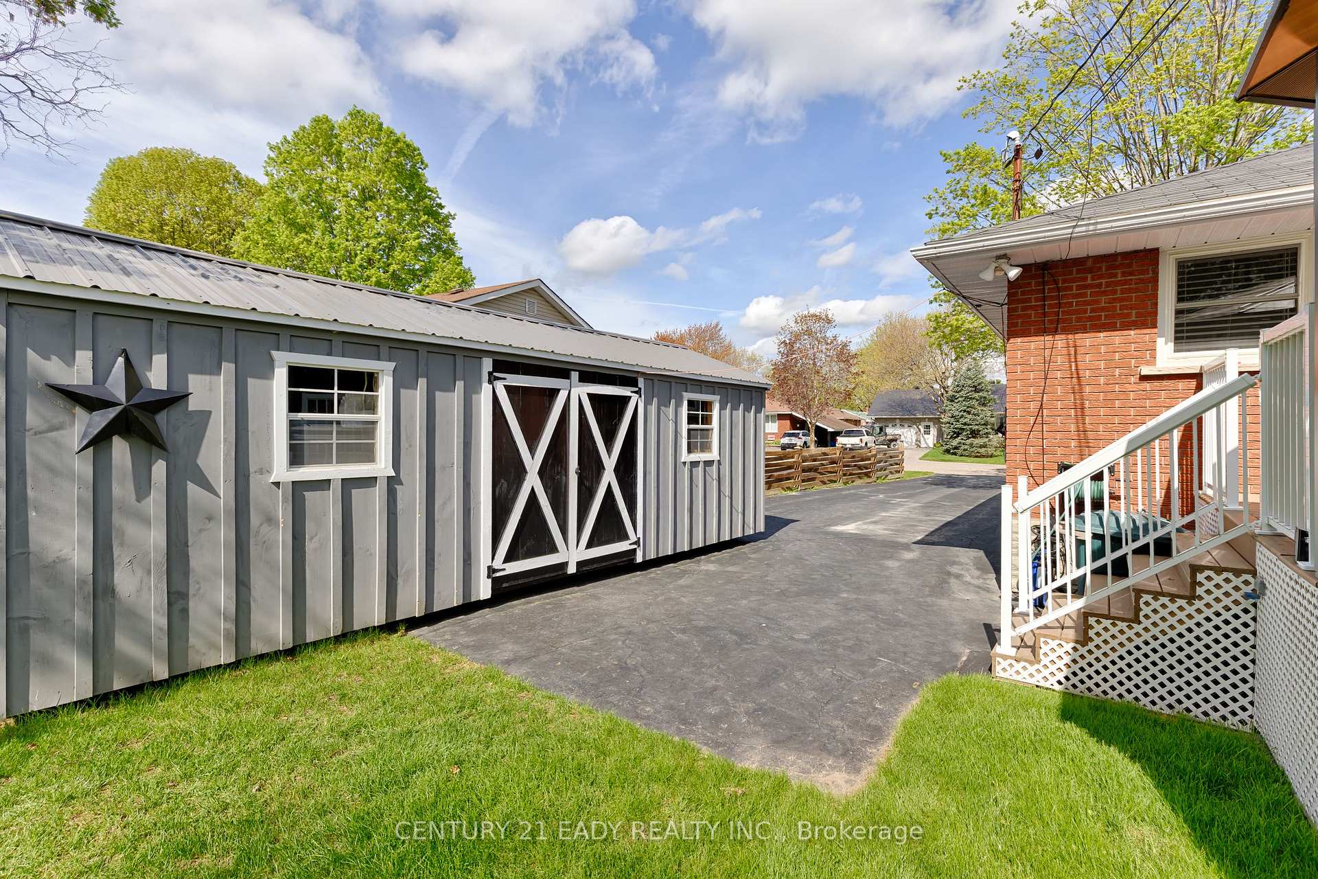 Photo 15 of 201 Wade Avenue, Renfrew — HOMEH