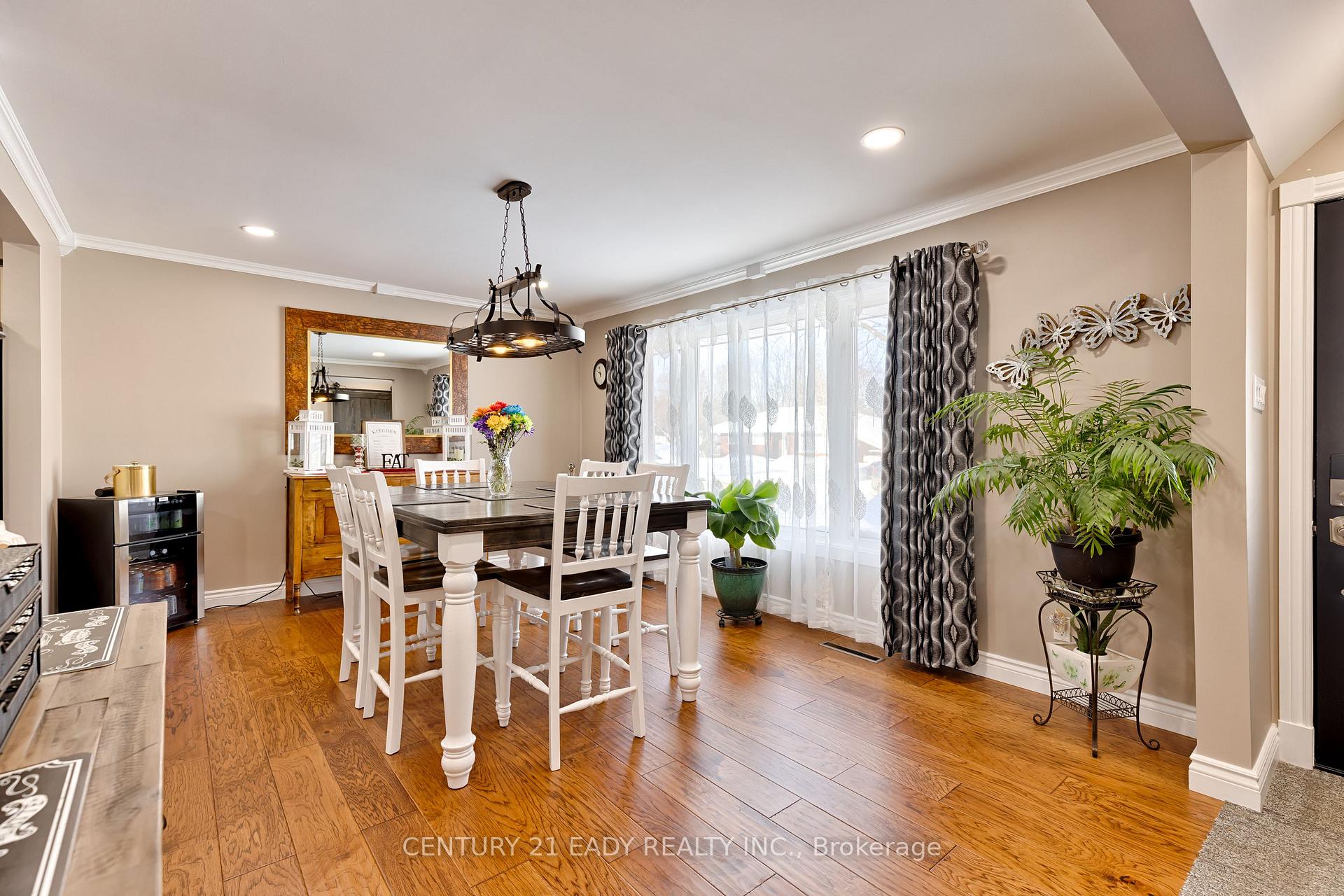 Photo 23 of 201 Wade Avenue, Renfrew — HOMEH