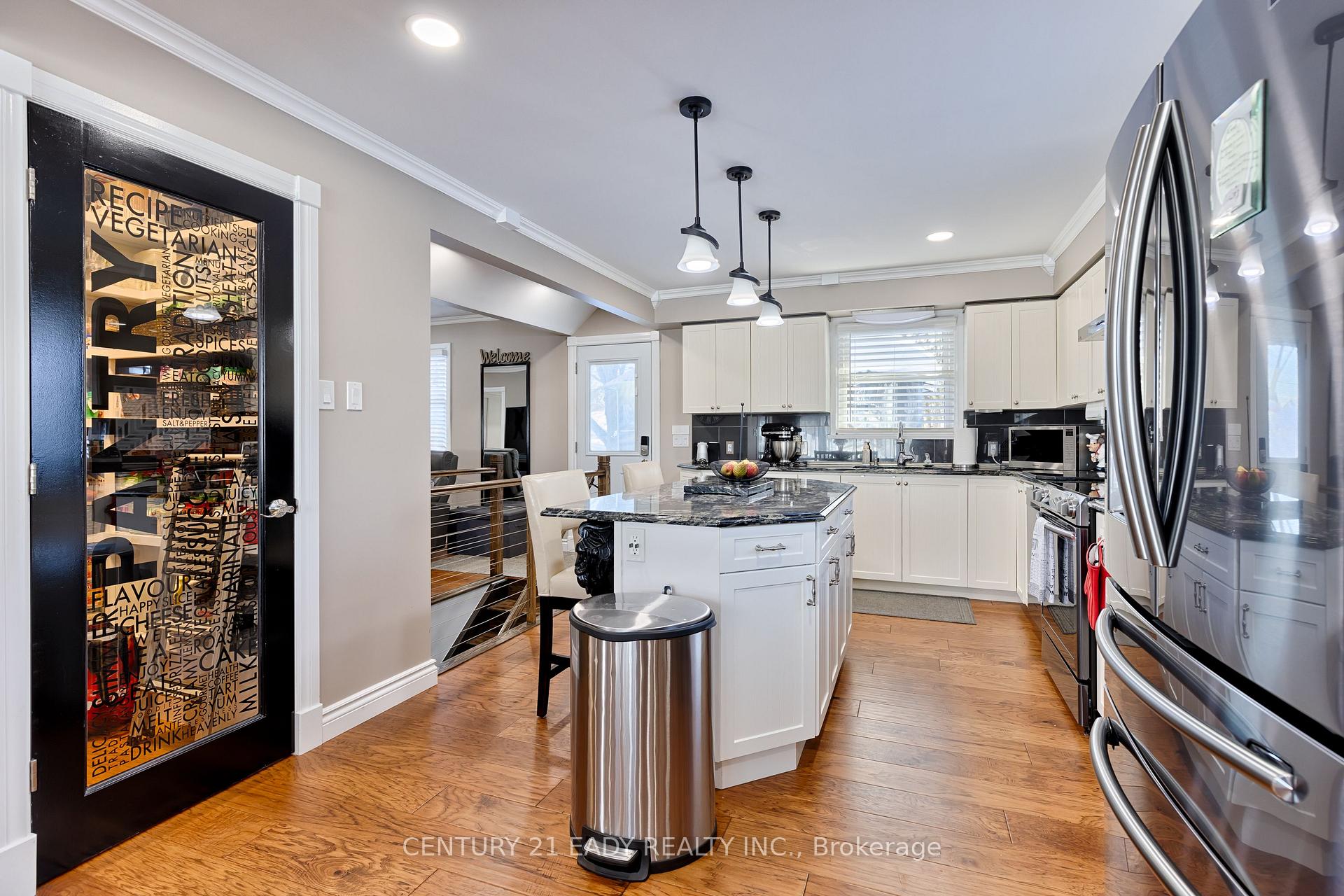 Photo 31 of 201 Wade Avenue, Renfrew — HOMEH