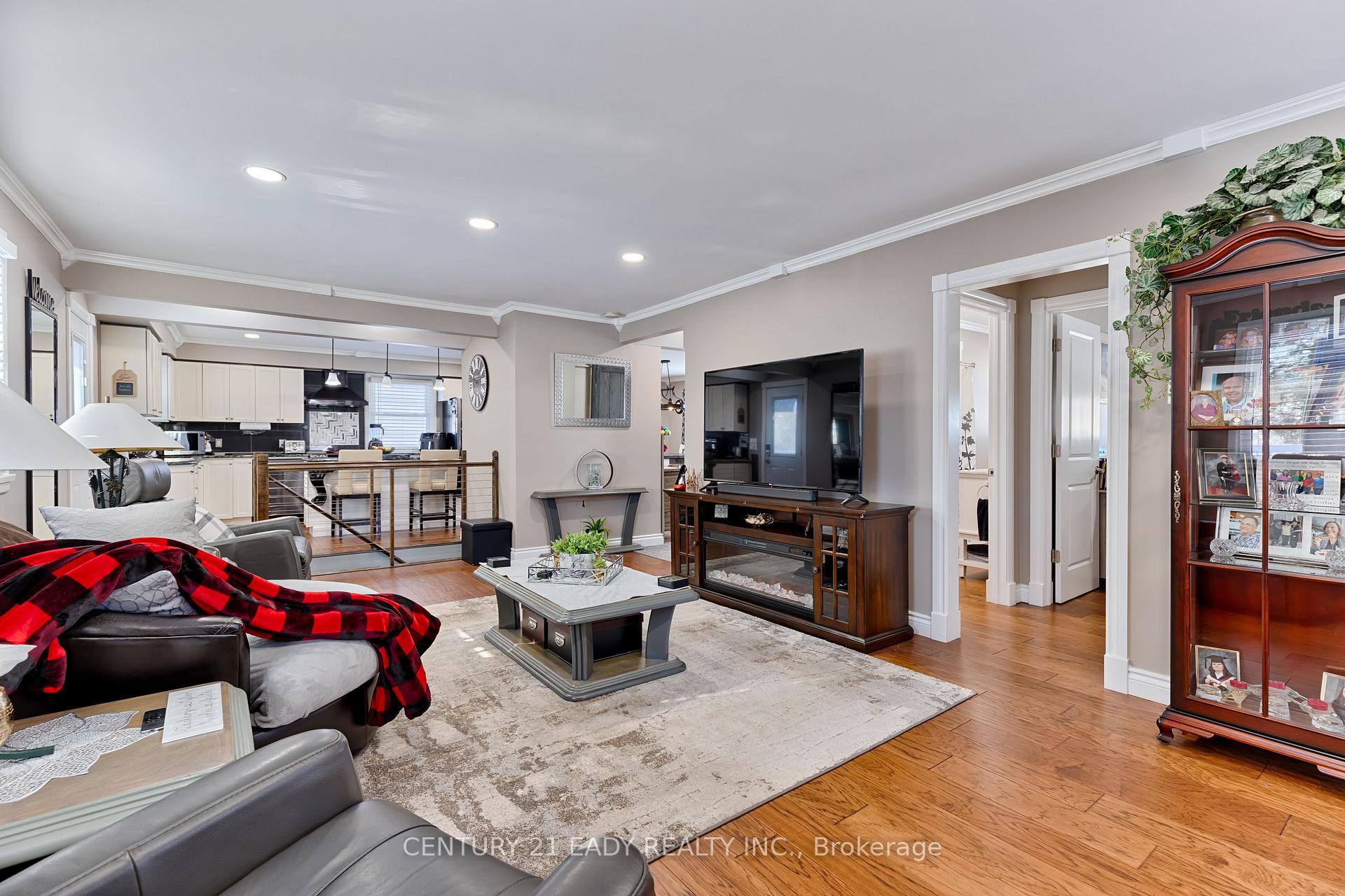 Photo 34 of 201 Wade Avenue, Renfrew — HOMEH