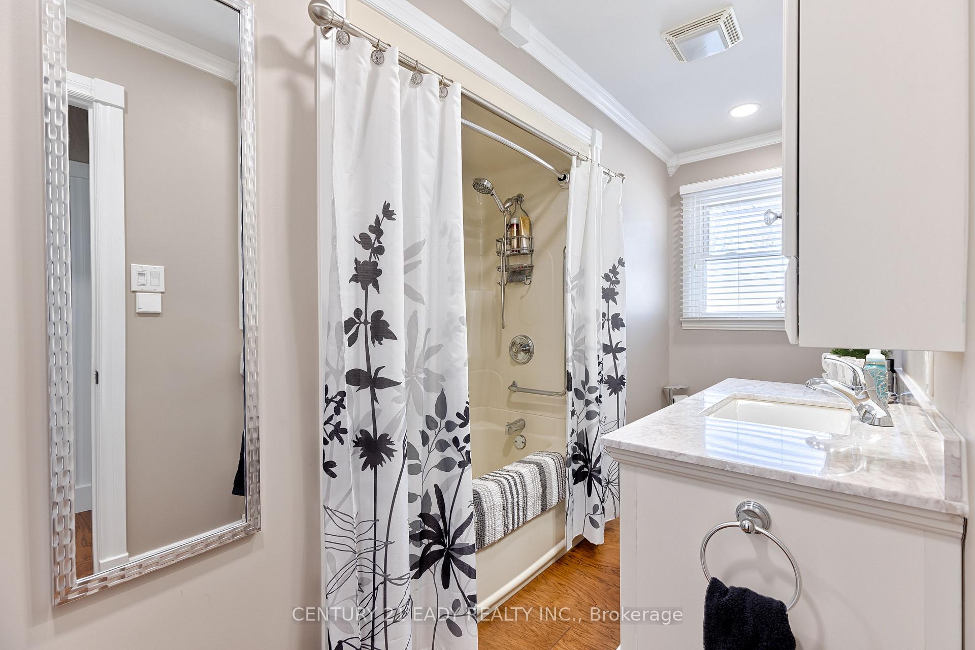 Photo 37 of 201 Wade Avenue, Renfrew — HOMEH