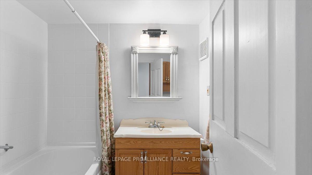 Photo 11 of 75 Pierce Road, Prince Edward County, Bloomfield — HOMEH