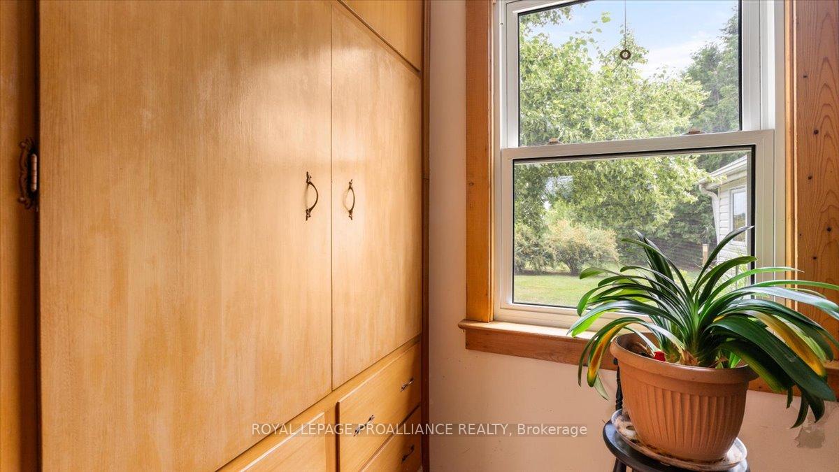 Photo 12 of 75 Pierce Road, Prince Edward County, Bloomfield — HOMEH