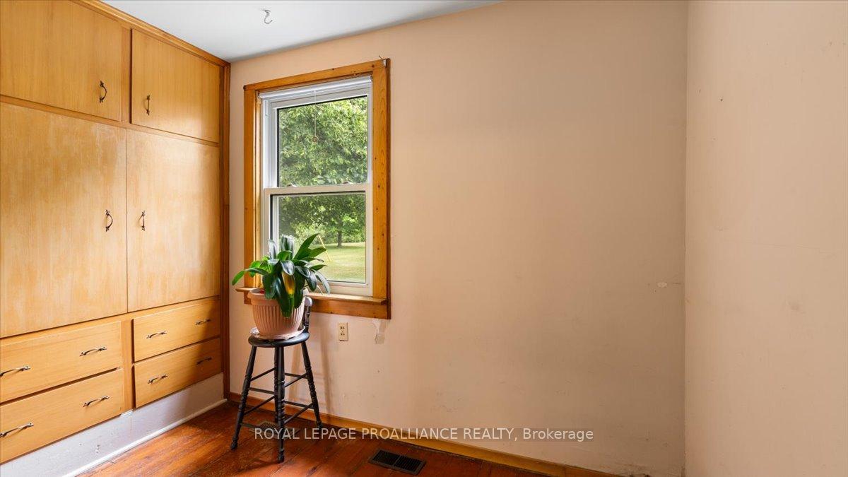 Photo 13 of 75 Pierce Road, Prince Edward County, Bloomfield — HOMEH