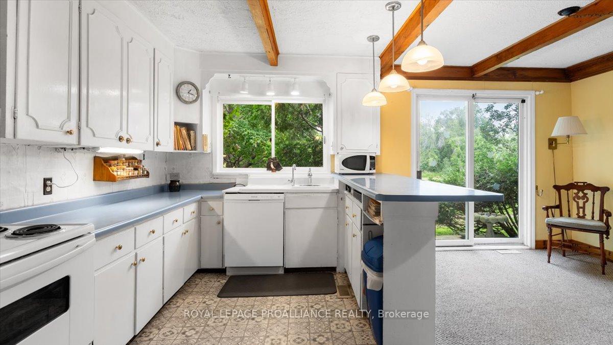 Photo 15 of 75 Pierce Road, Prince Edward County, Bloomfield — HOMEH