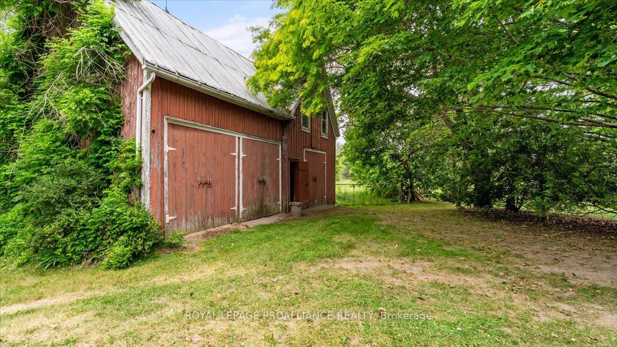 Photo 38 of 75 Pierce Road, Prince Edward County, Bloomfield — HOMEH