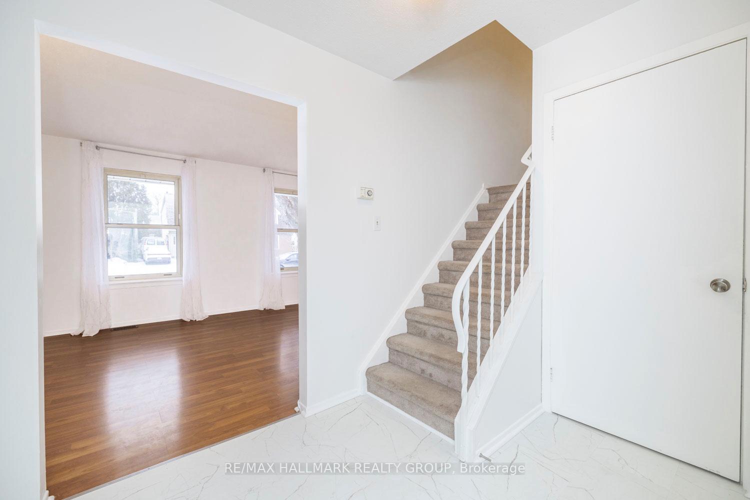Photo 6 of 908 Borland Drive, Ottawa, Chatelaine Village — HOMEH