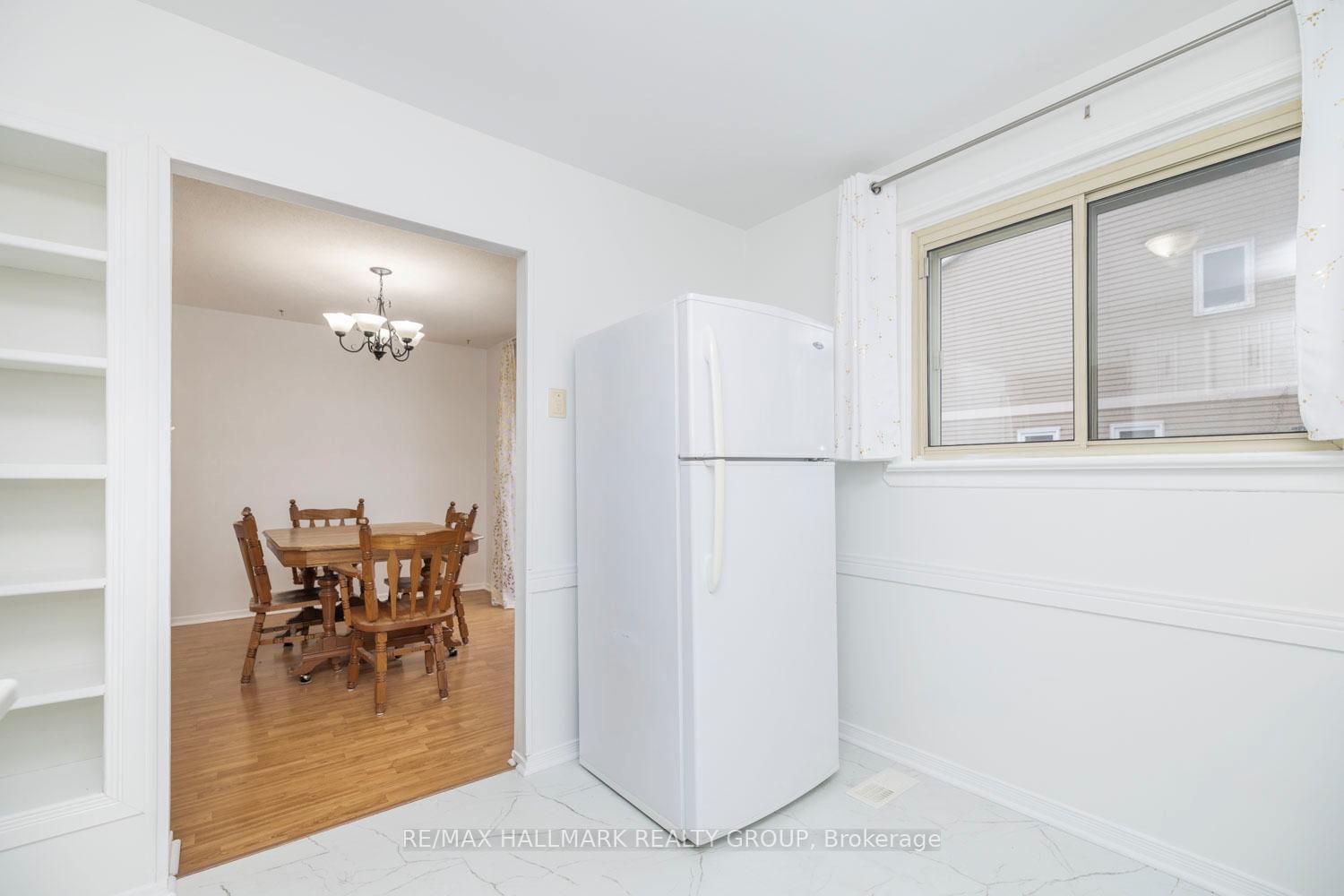 Photo 7 of 908 Borland Drive, Ottawa, Chatelaine Village — HOMEH