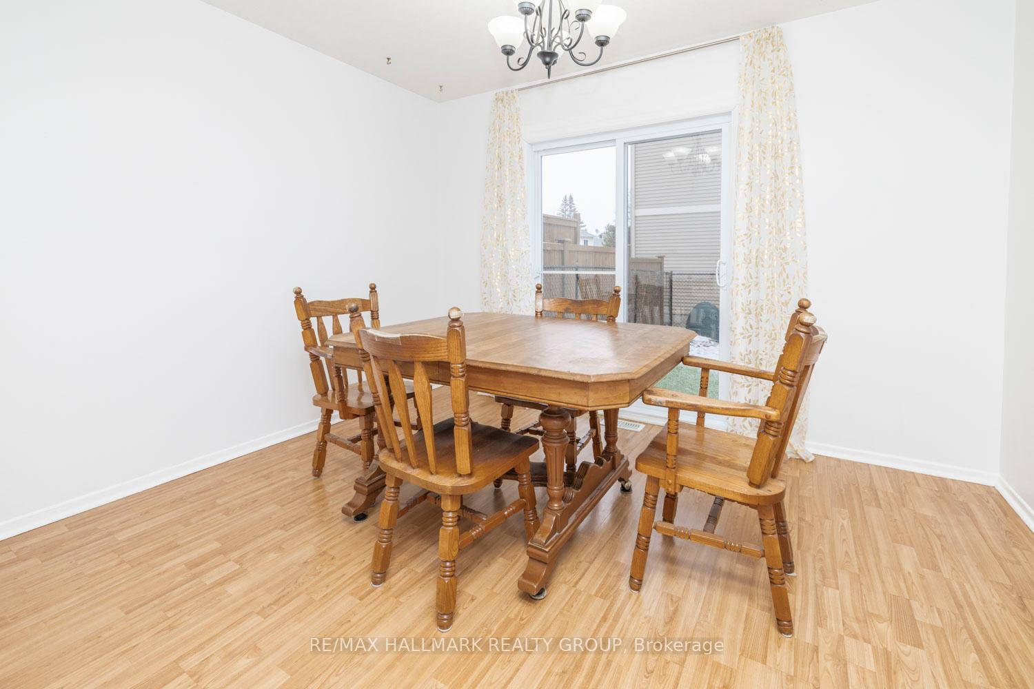 Photo 8 of 908 Borland Drive, Ottawa, Chatelaine Village — HOMEH