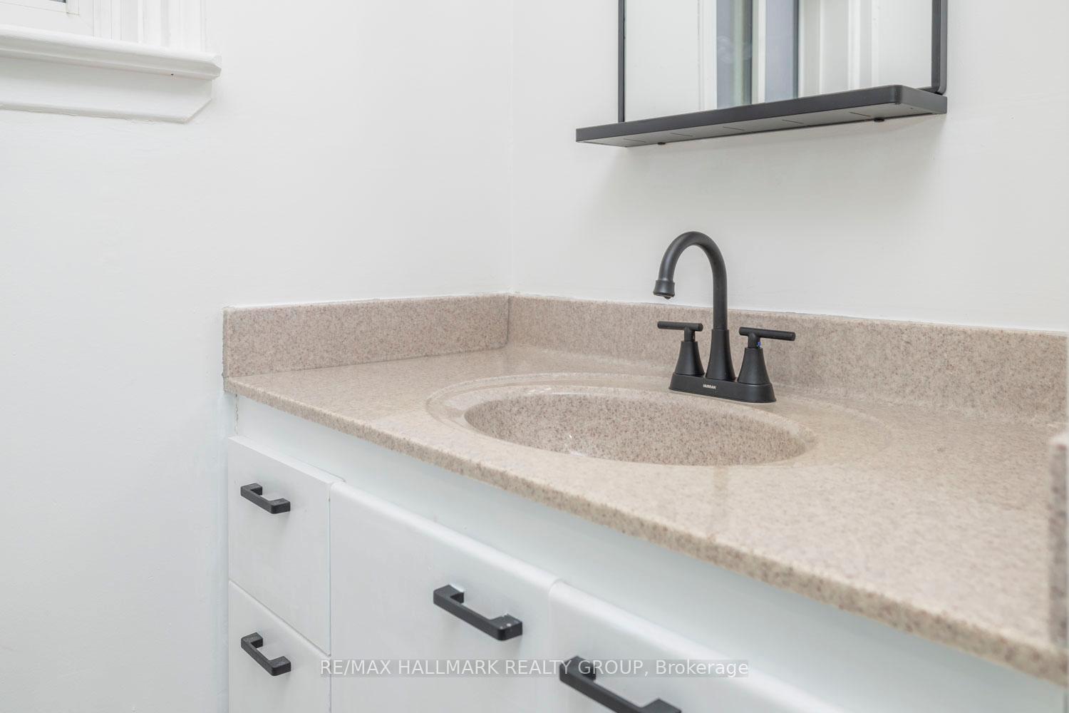 Photo 15 of 908 Borland Drive, Ottawa, Chatelaine Village — HOMEH