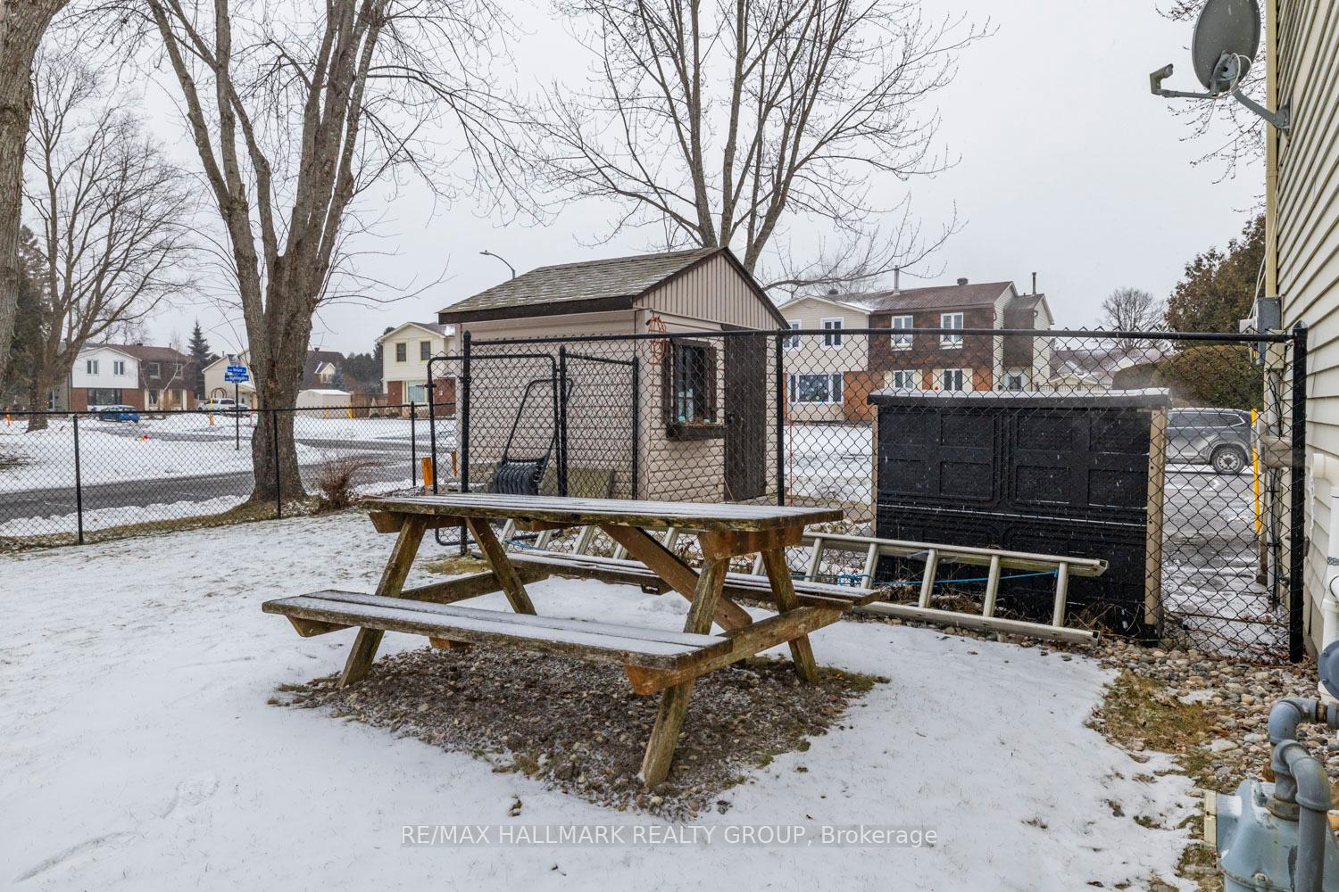 Photo 21 of 908 Borland Drive, Ottawa, Chatelaine Village — HOMEH