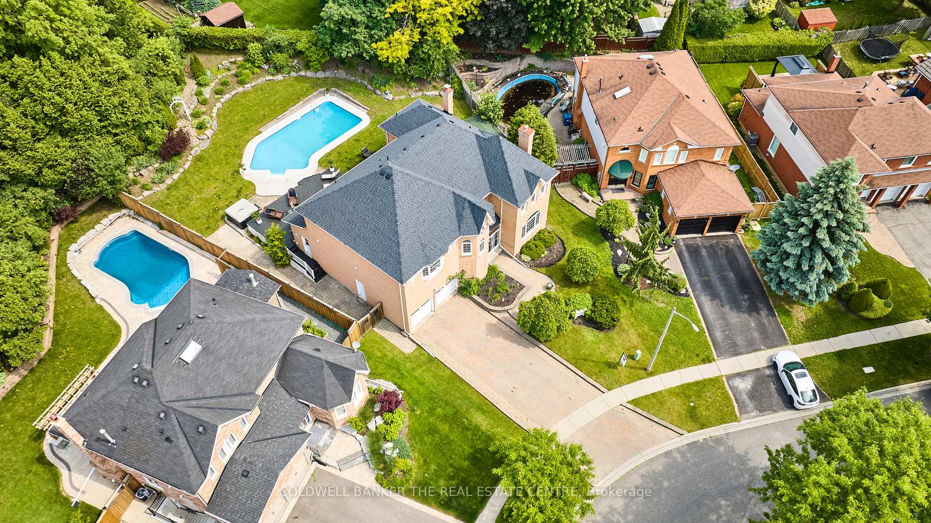 Photo 1 of 1056 Stone Cottage Crescent, Oshawa, Pinecrest — HOMEH