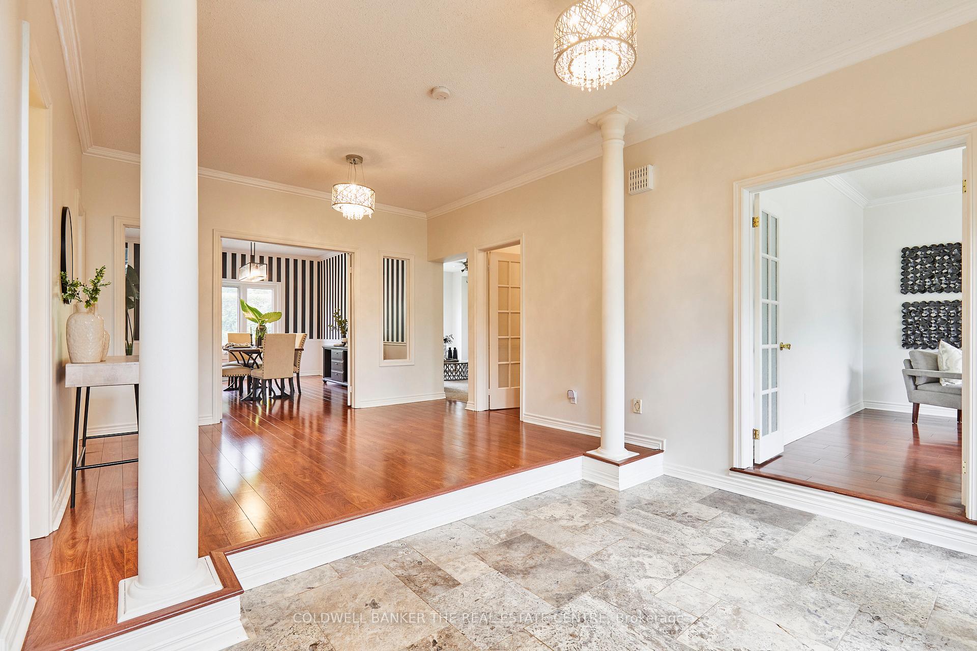 Photo 9 of 1056 Stone Cottage Crescent, Oshawa, Pinecrest — HOMEH