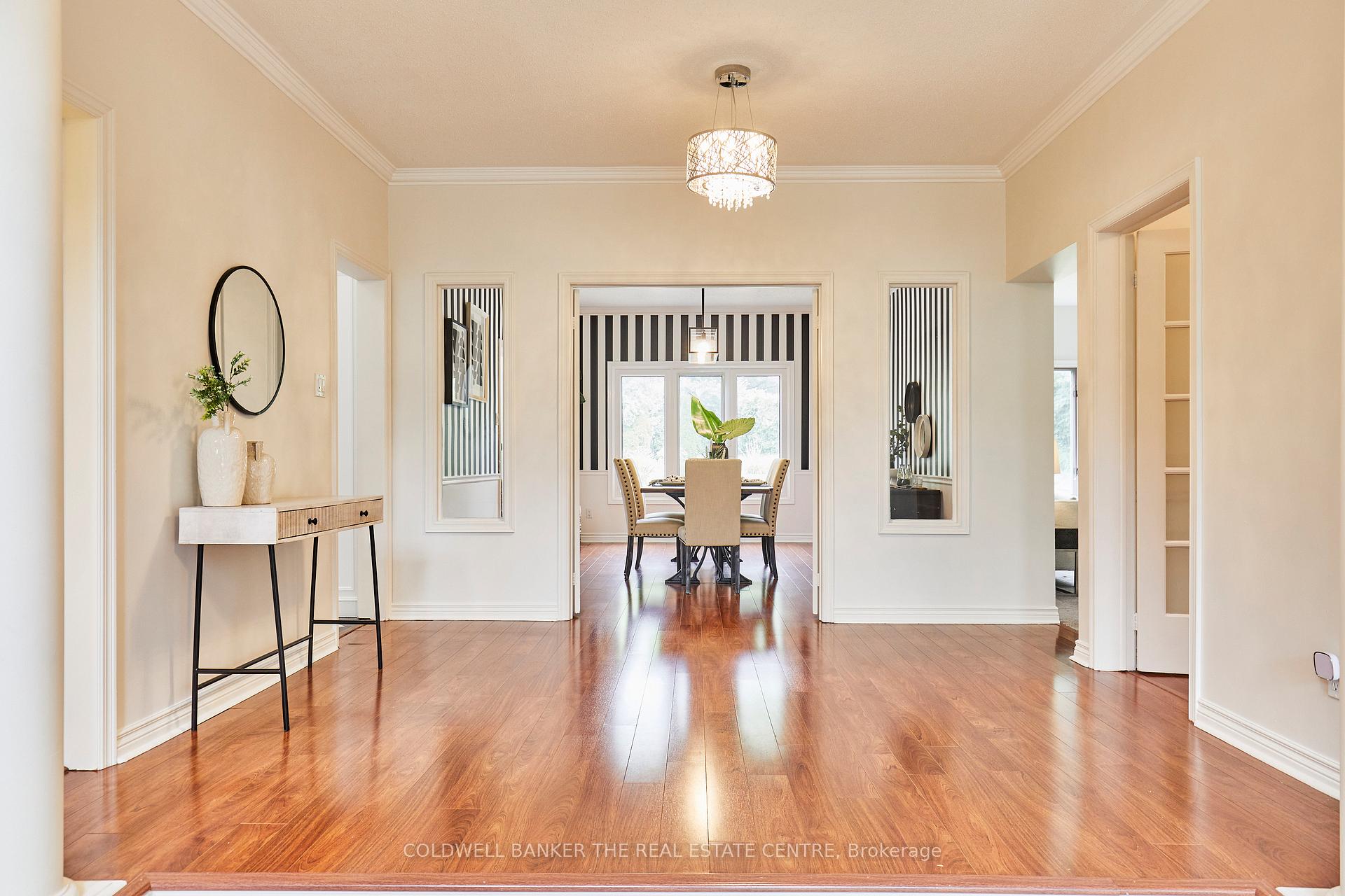 Photo 10 of 1056 Stone Cottage Crescent, Oshawa, Pinecrest — HOMEH