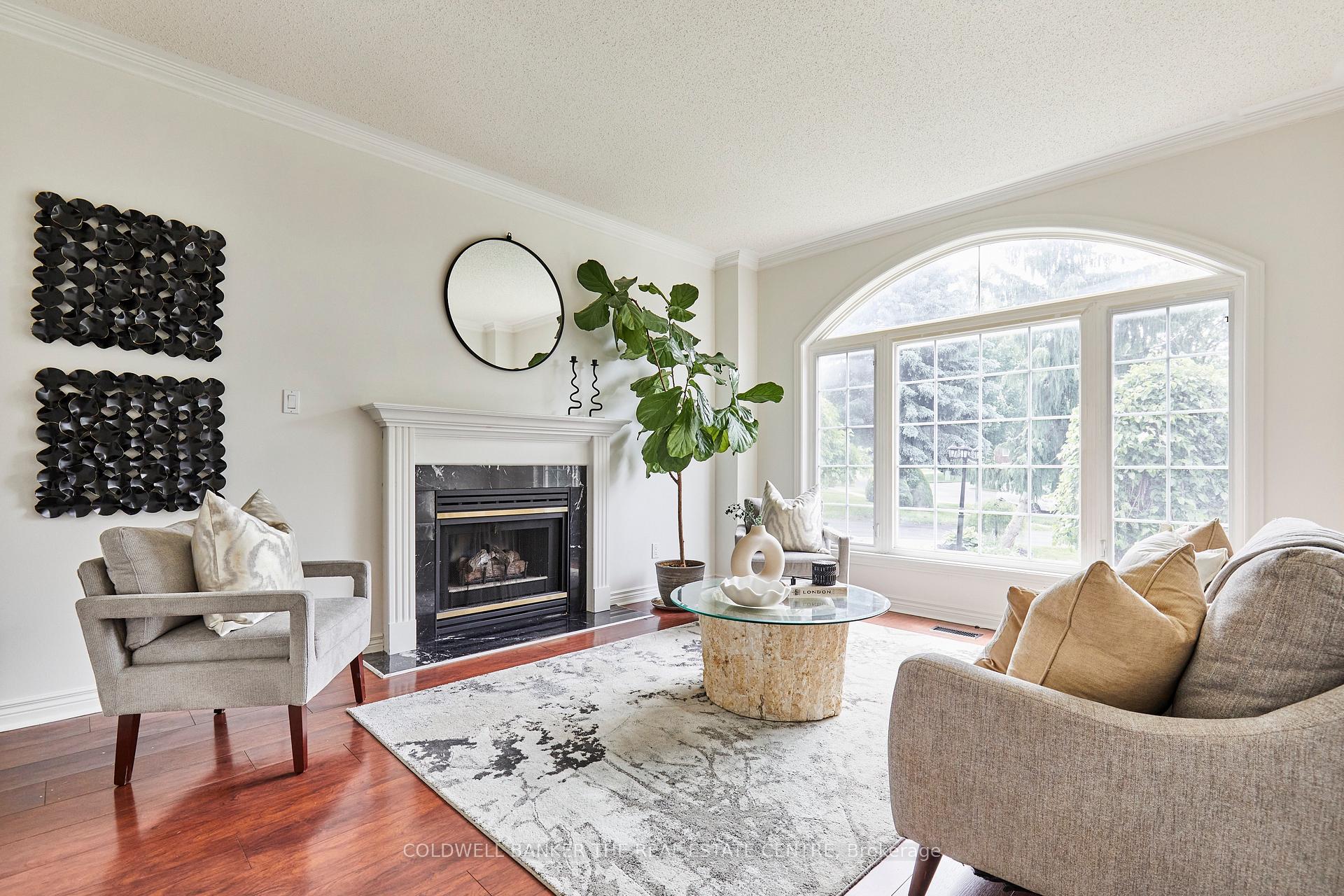 Photo 11 of 1056 Stone Cottage Crescent, Oshawa, Pinecrest — HOMEH
