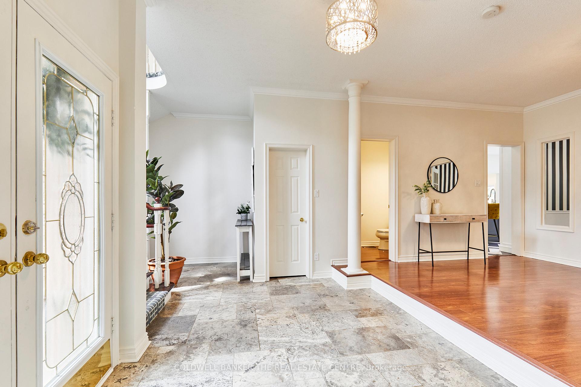 Photo 12 of 1056 Stone Cottage Crescent, Oshawa, Pinecrest — HOMEH