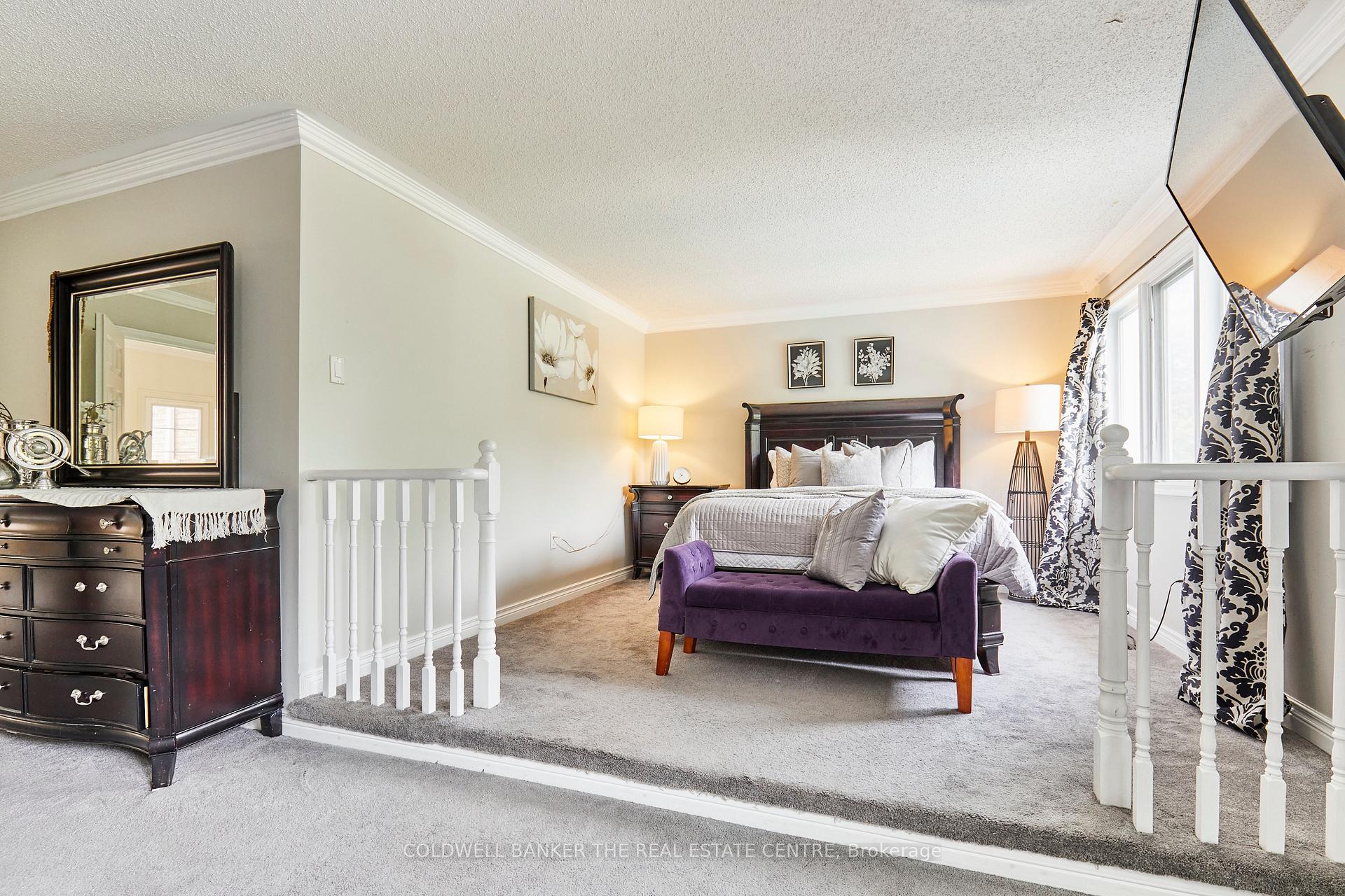 Photo 24 of 1056 Stone Cottage Crescent, Oshawa, Pinecrest — HOMEH
