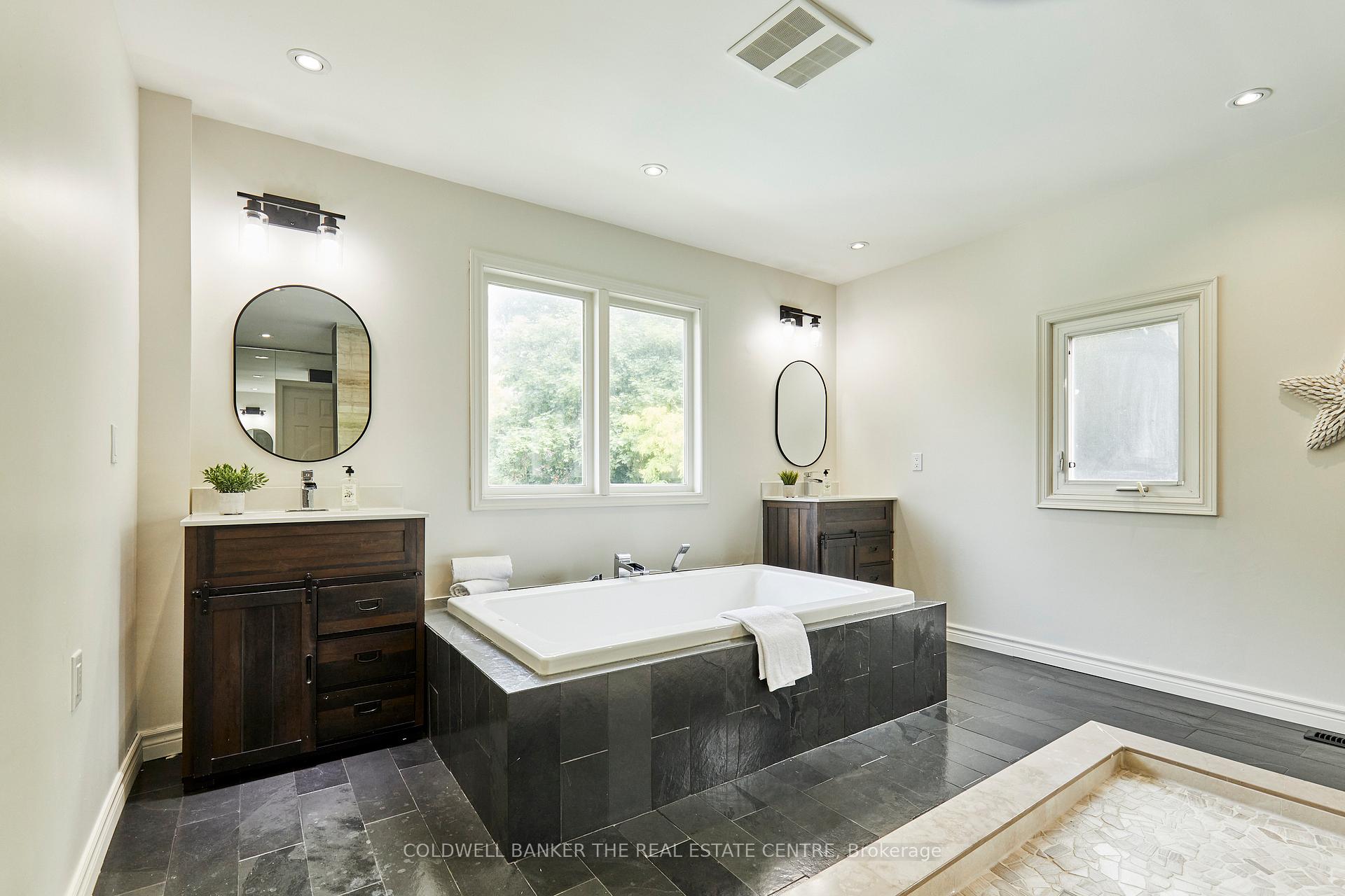 Photo 25 of 1056 Stone Cottage Crescent, Oshawa, Pinecrest — HOMEH