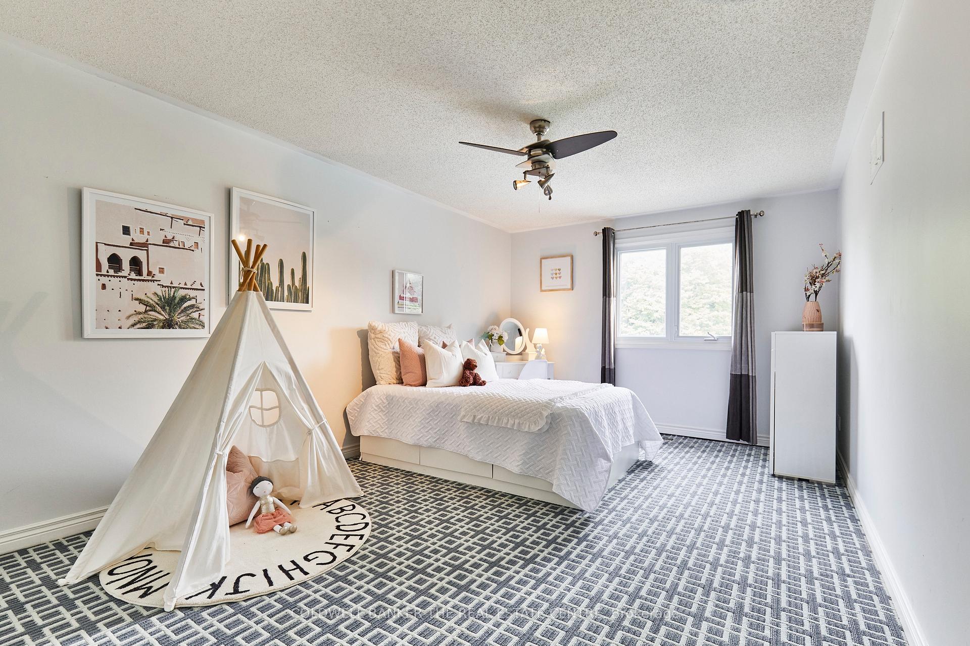 Photo 33 of 1056 Stone Cottage Crescent, Oshawa, Pinecrest — HOMEH