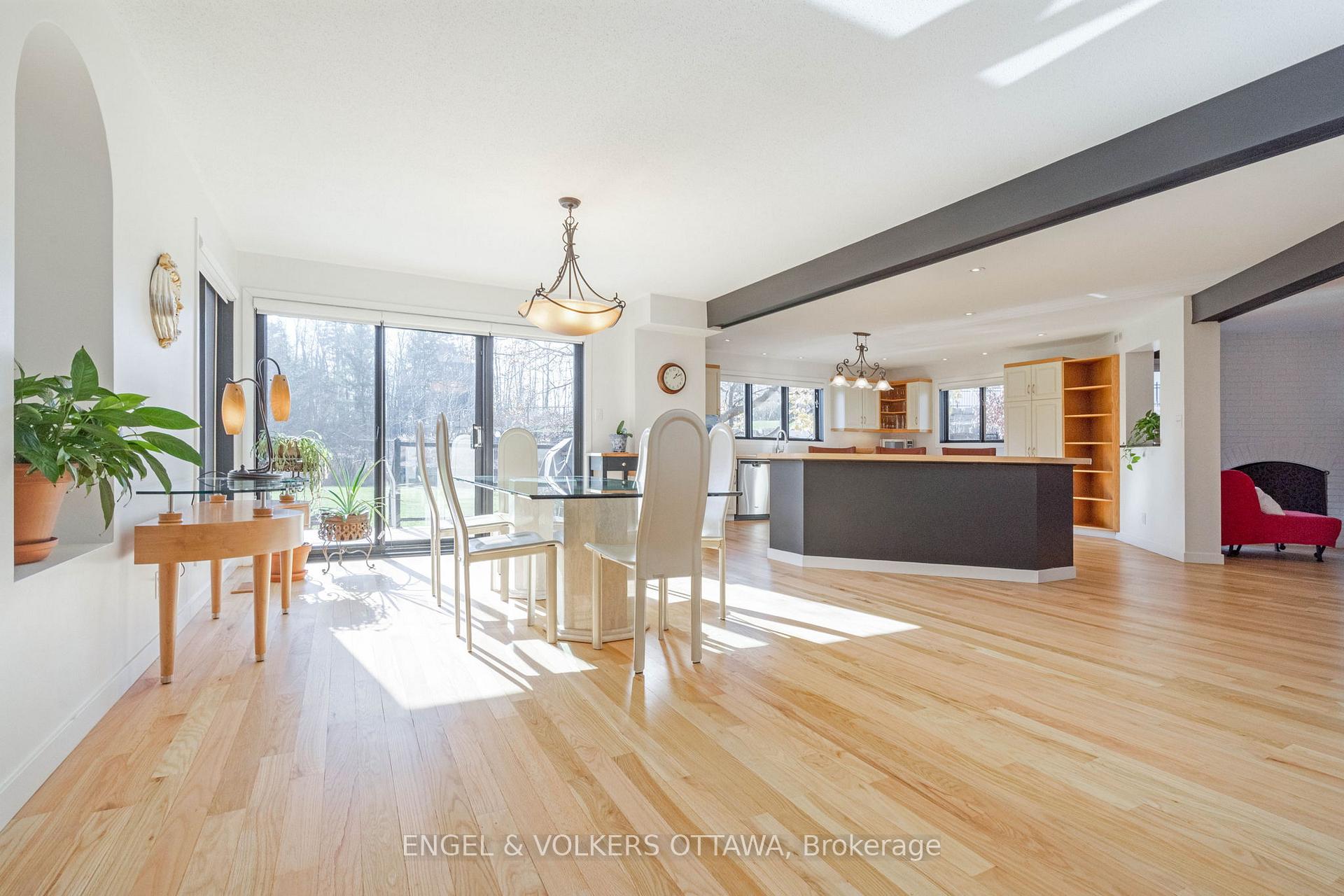 Photo 4 of 1438 Gerald Street, Ottawa, Springridge/East Village — HOMEH