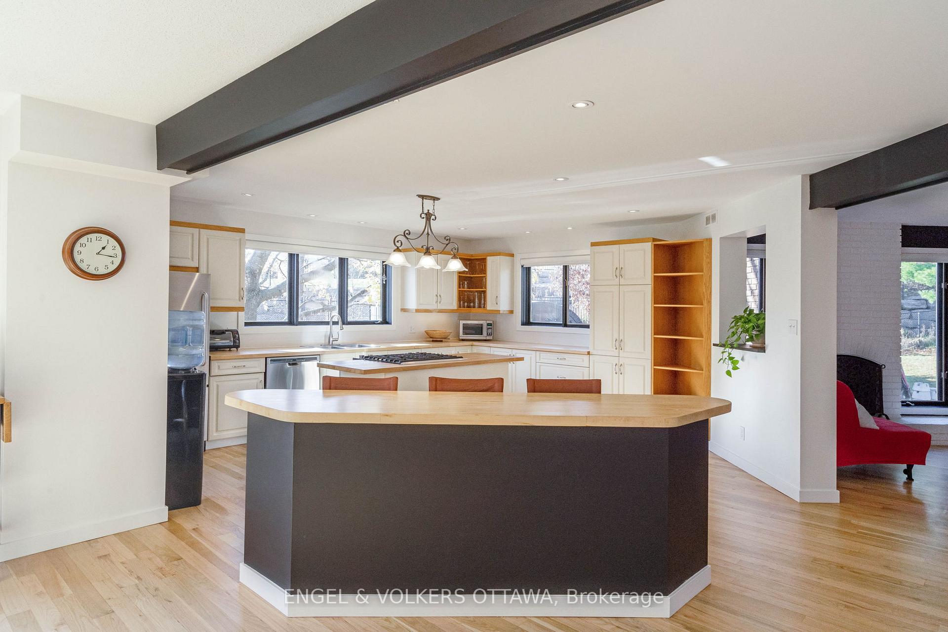 Photo 6 of 1438 Gerald Street, Ottawa, Springridge/East Village — HOMEH