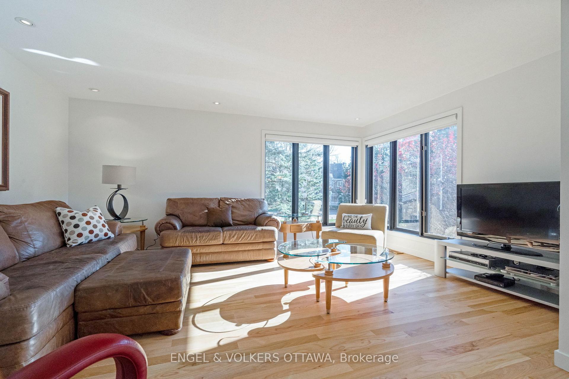 Photo 12 of 1438 Gerald Street, Ottawa, Springridge/East Village — HOMEH