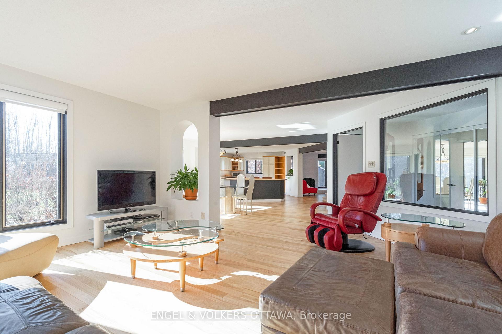 Photo 13 of 1438 Gerald Street, Ottawa, Springridge/East Village — HOMEH