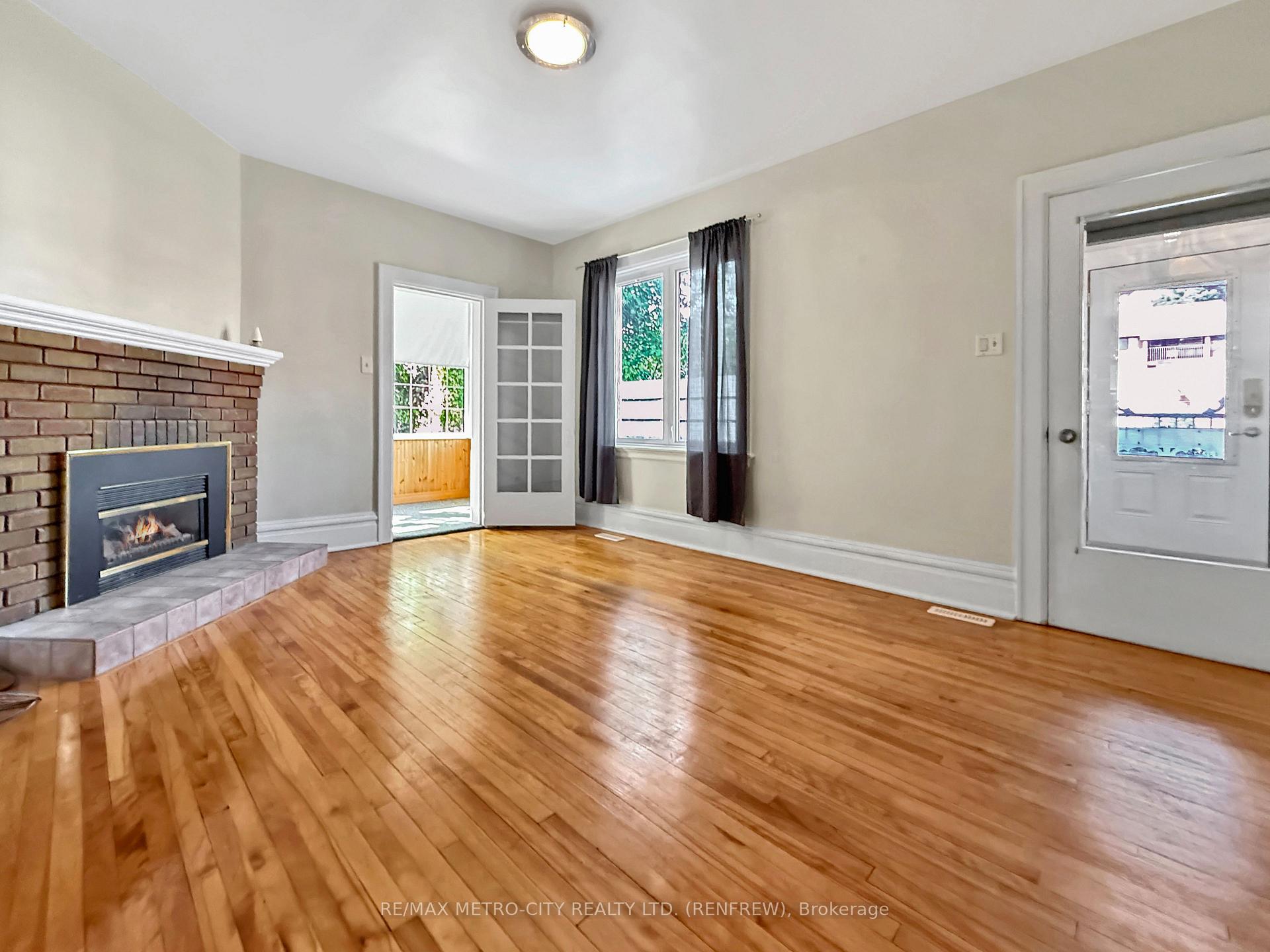 Photo 8 of 19 Lorne Street S, Renfrew — HOMEH