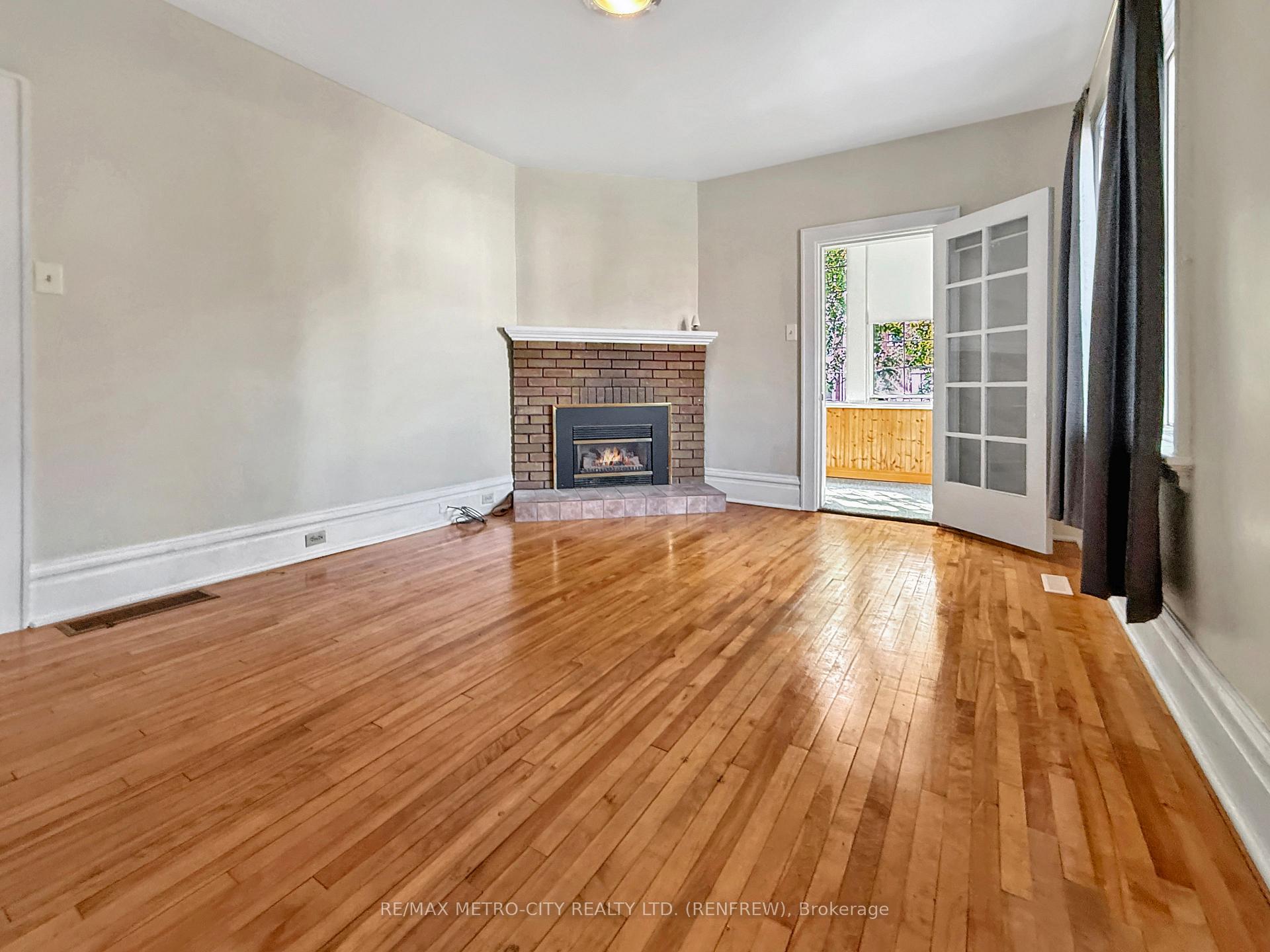 Photo 9 of 19 Lorne Street S, Renfrew — HOMEH