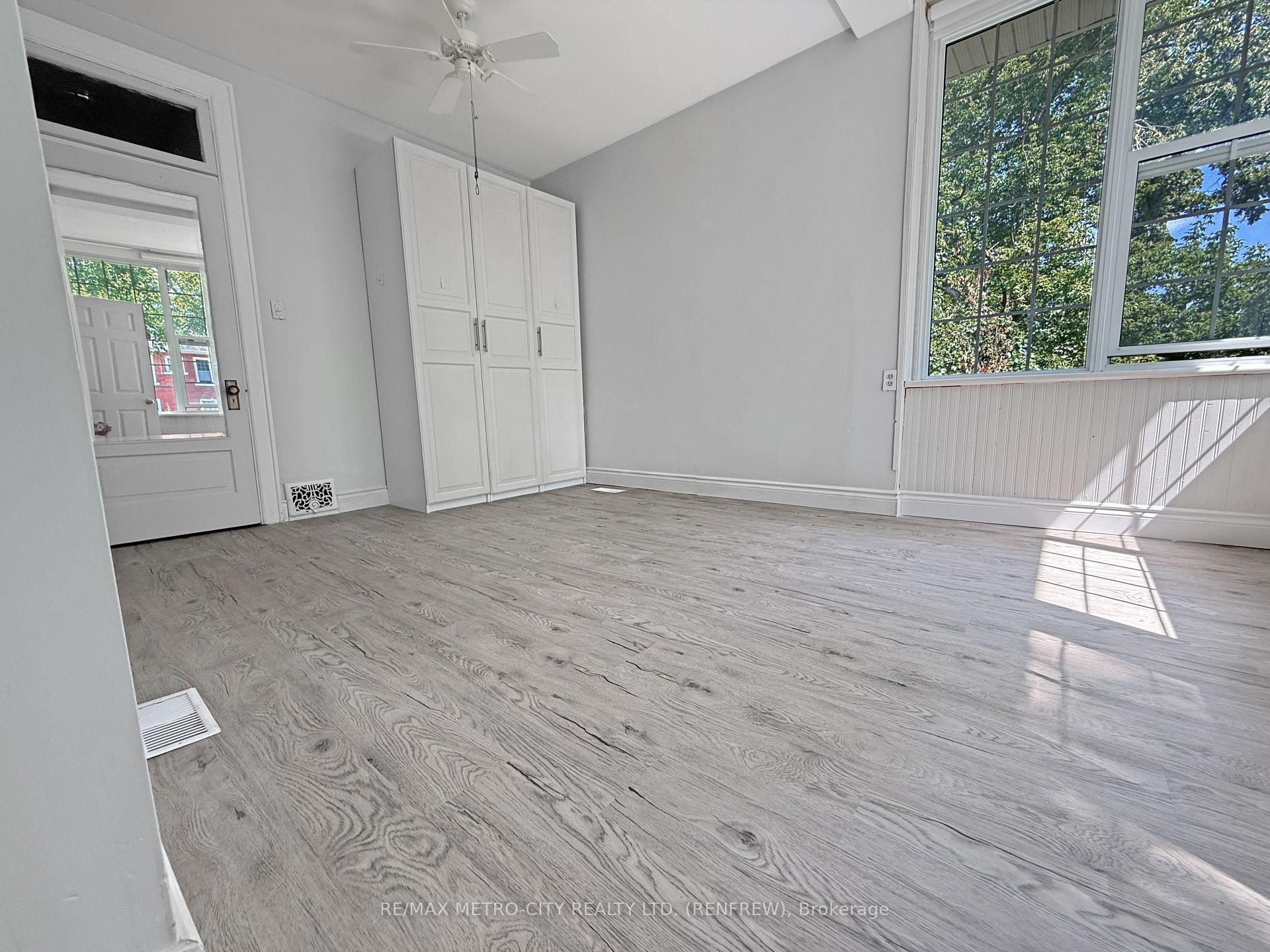 Photo 12 of 19 Lorne Street S, Renfrew — HOMEH
