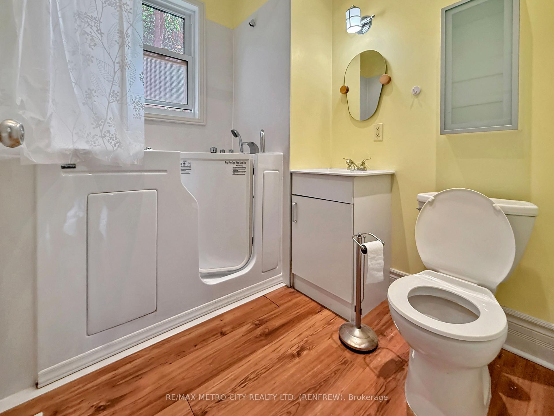 Photo 14 of 19 Lorne Street S, Renfrew — HOMEH