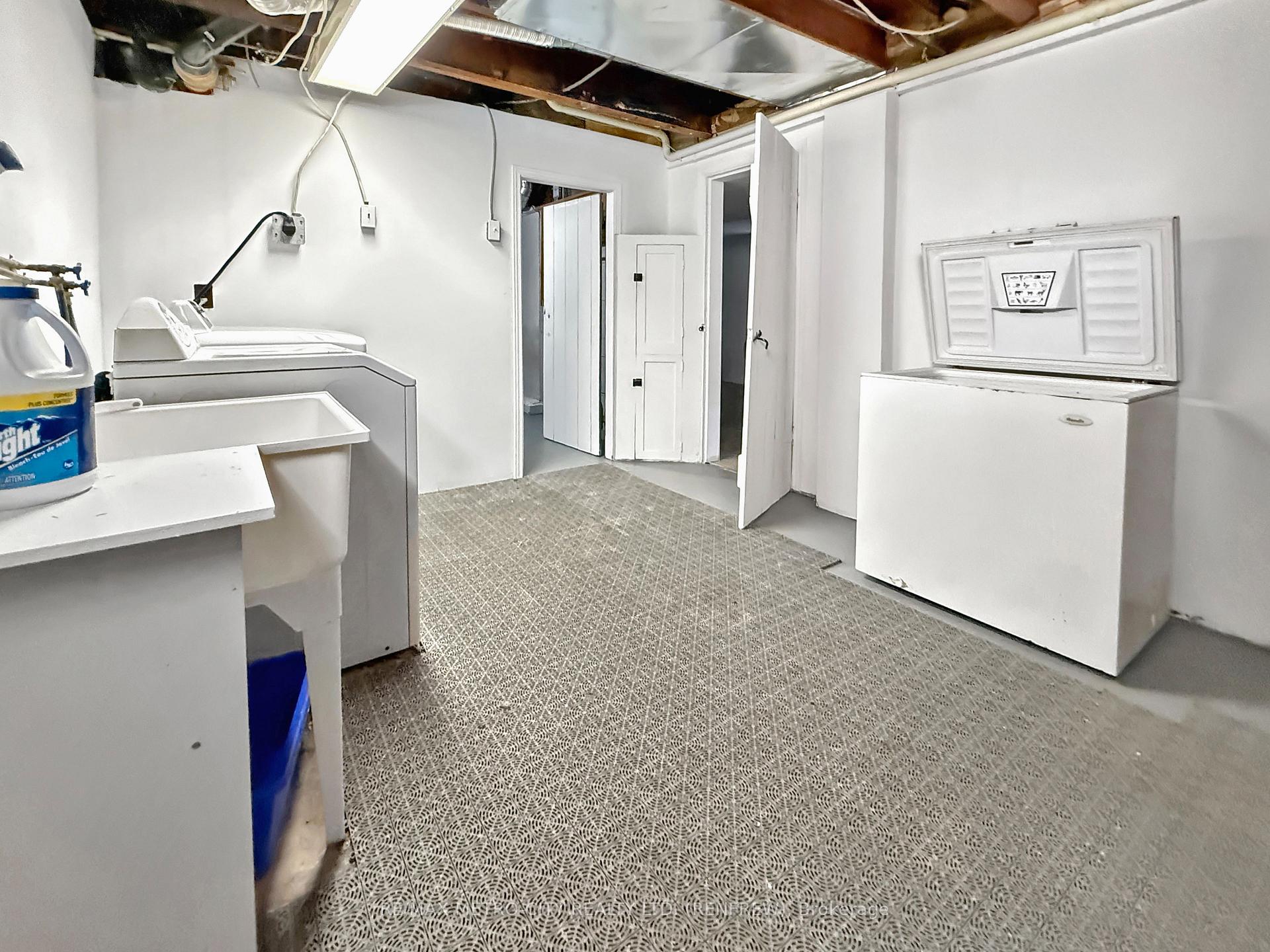 Photo 15 of 19 Lorne Street S, Renfrew — HOMEH