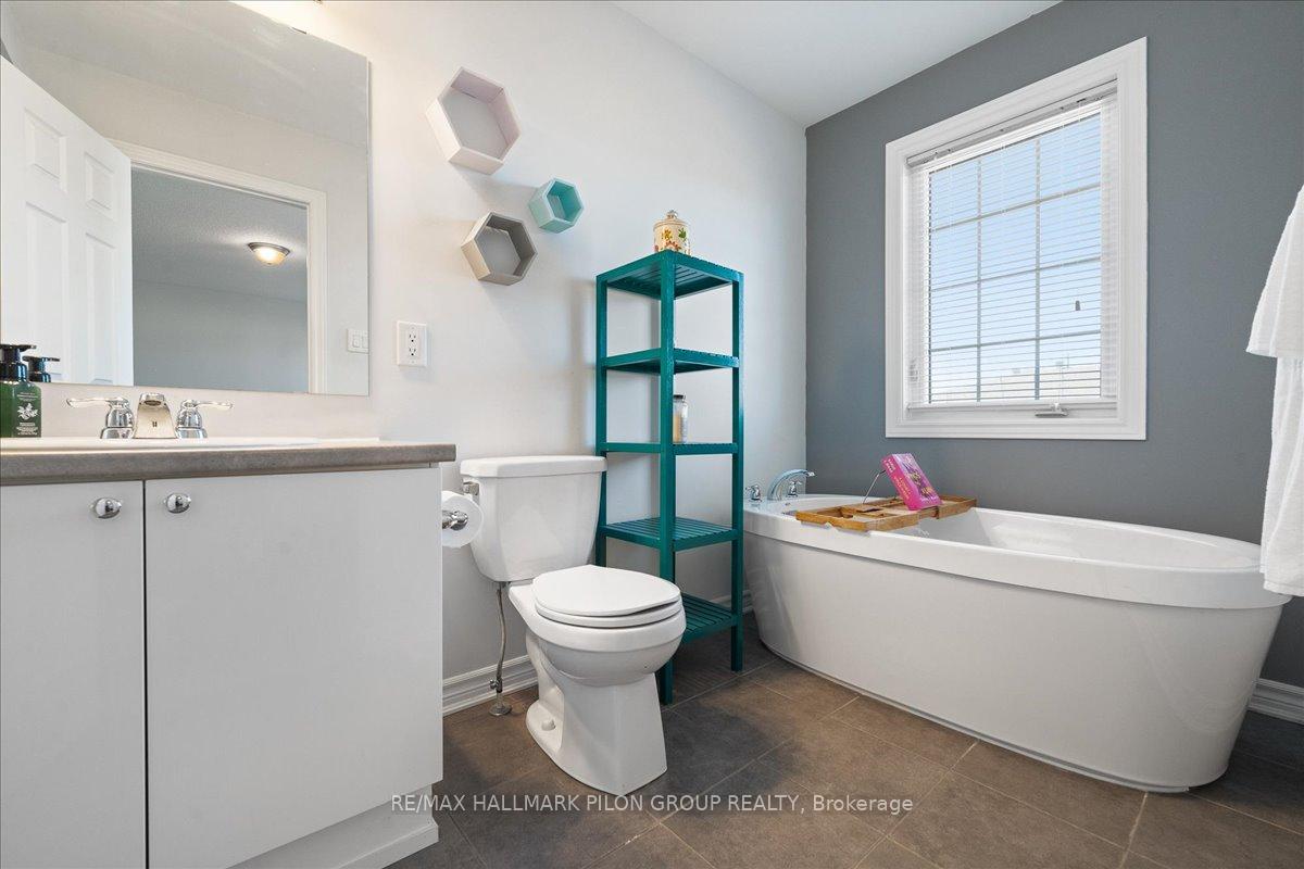 Photo 20 of 229 Willow Aster Circle, Ottawa, Avalon West — HOMEH