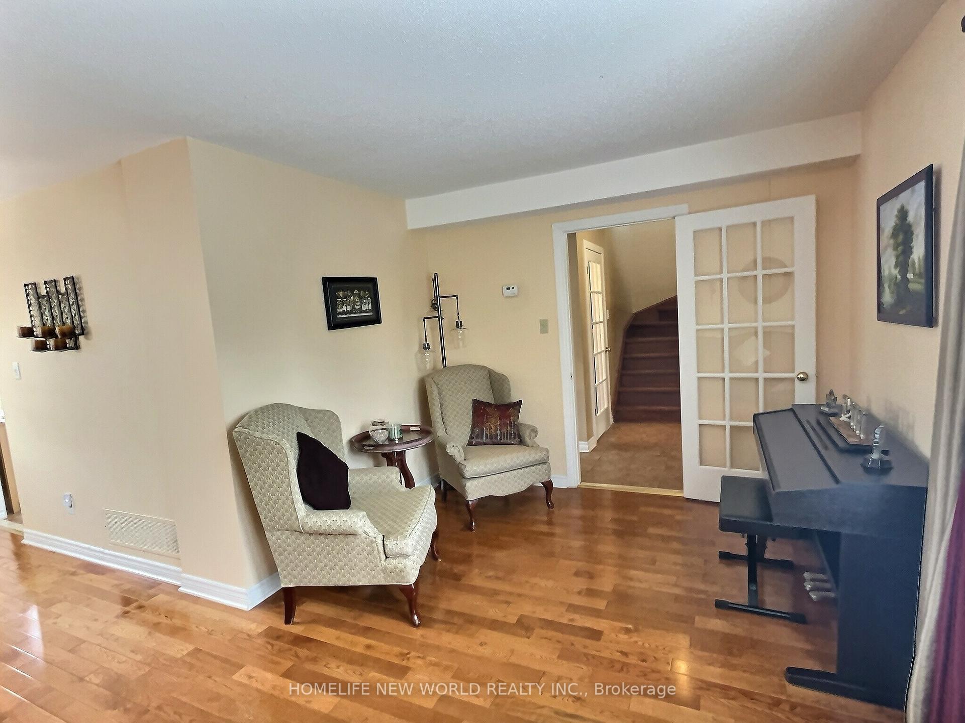 Photo 6 of 550 Cattail Court, Pickering, Woodlands — HOMEH